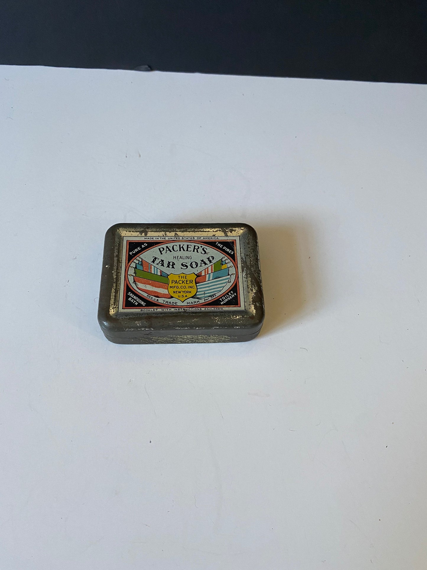 4 inch packers healing tar soap tin in antique condition - New York- so cool
