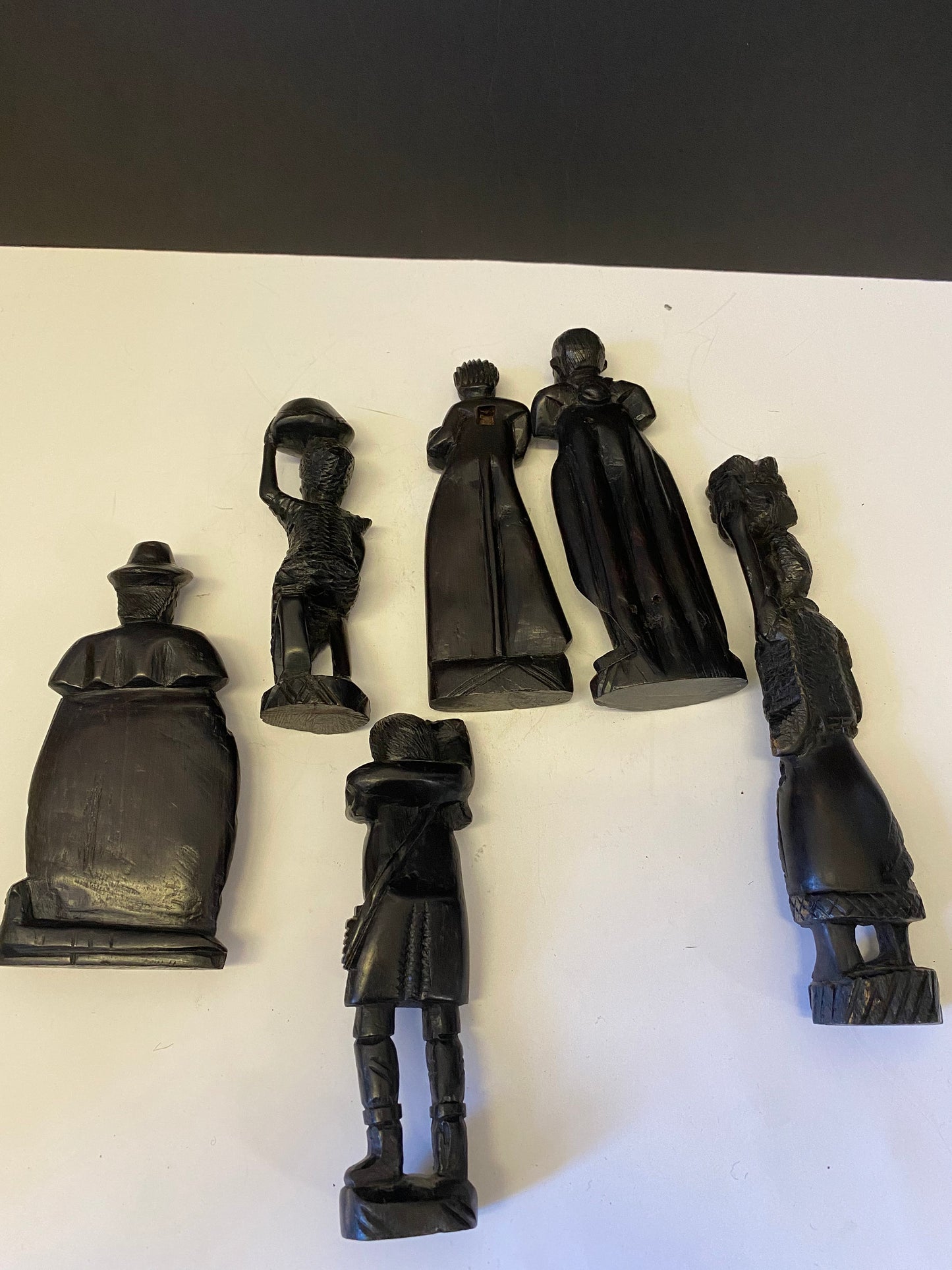 An Instant Malawi Carved Ebony wood collection 6 pieces 6 to 8 inches each