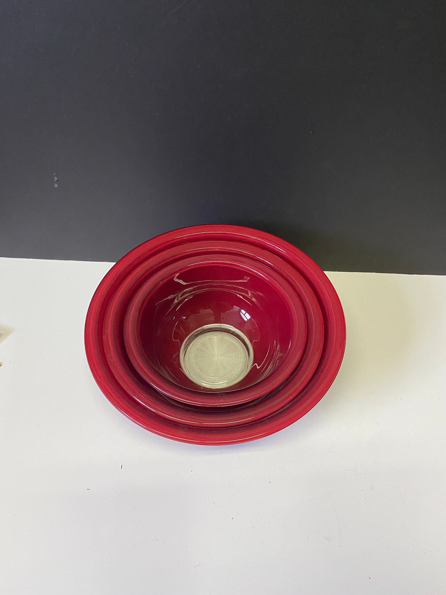 Absolutely fabulous vintage Pyrex cranberry coloured bowl set 322 323 325 bowls in Pristine condition!!