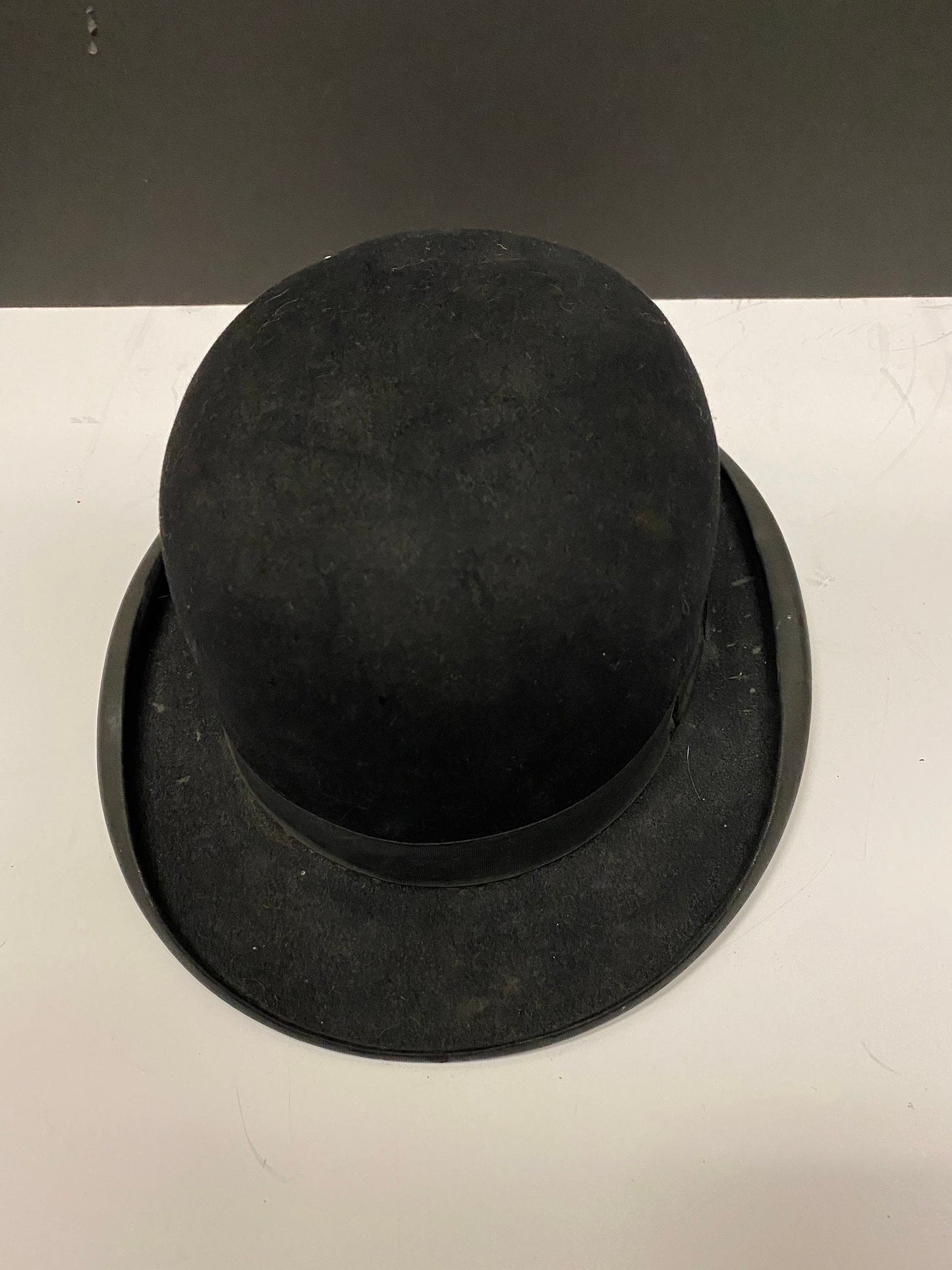 A  Stunning antique Biltmore leather lined mens bowler  hat  medium sized head   8 x 7 inner measurements