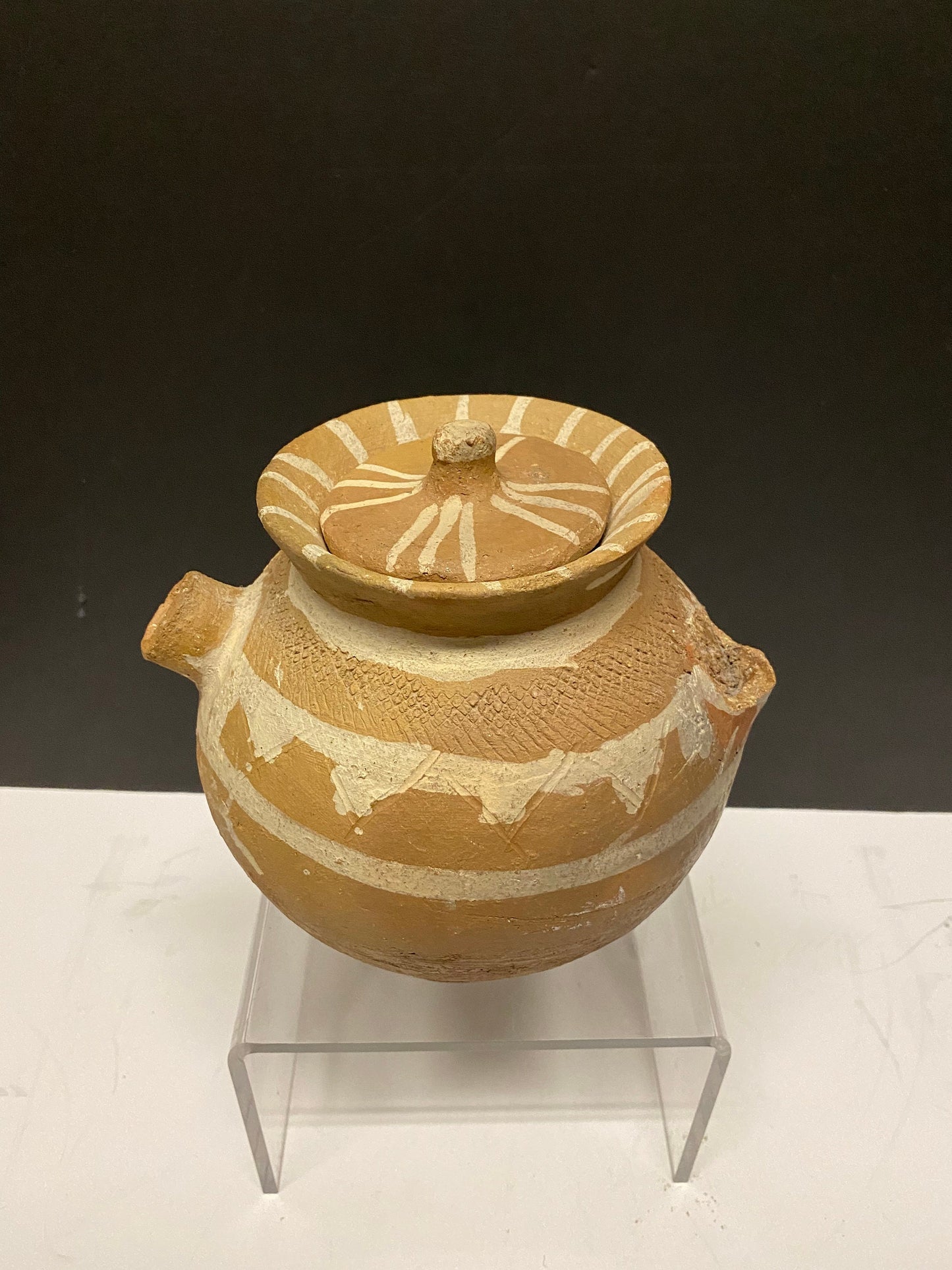 9 x 7 inch rare Archeological super old pre Colombian vessel with damage!  Museum quality piece with  true character