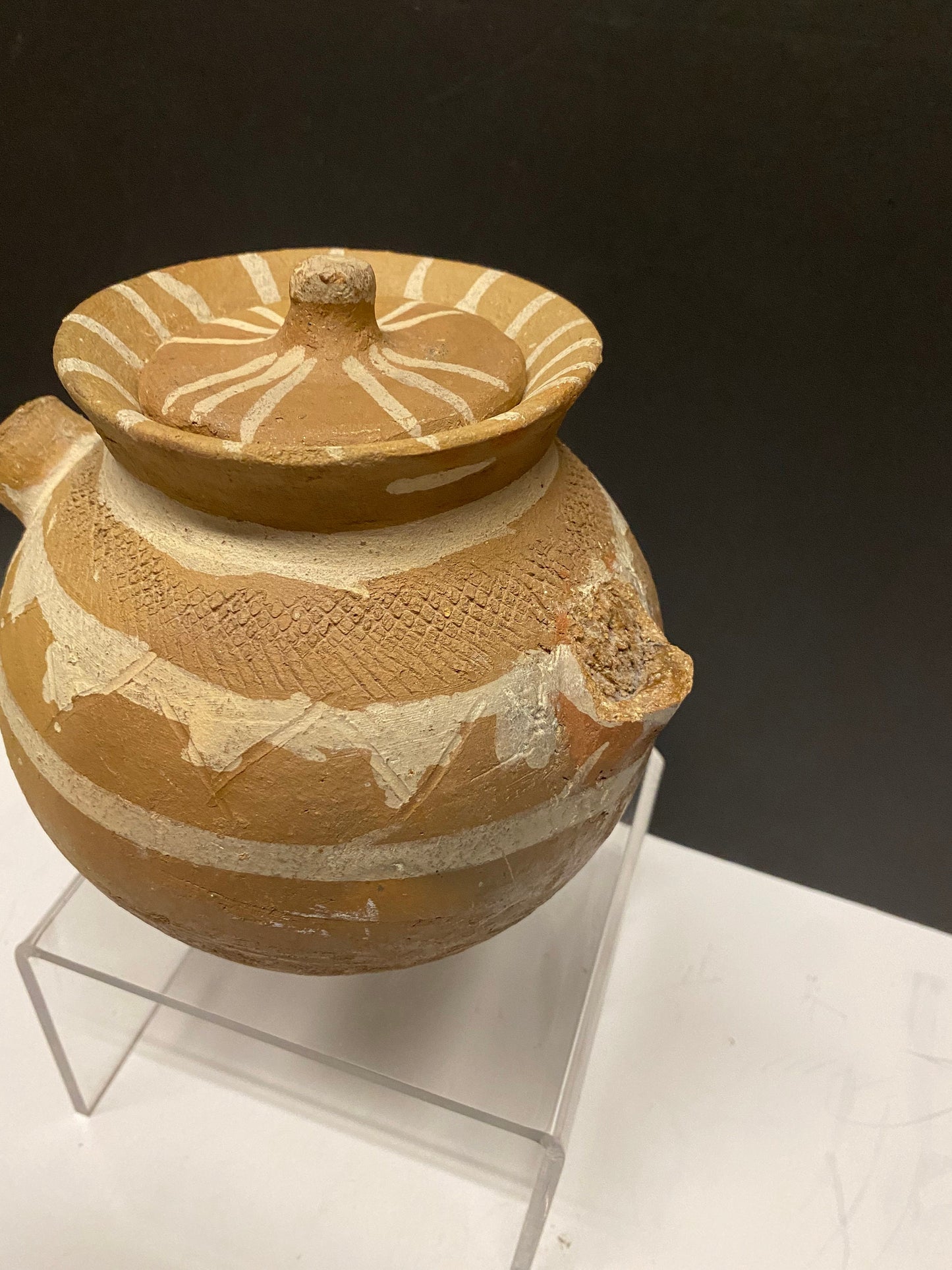 9 x 7 inch rare Archeological super old pre Colombian vessel with damage!  Museum quality piece with  true character