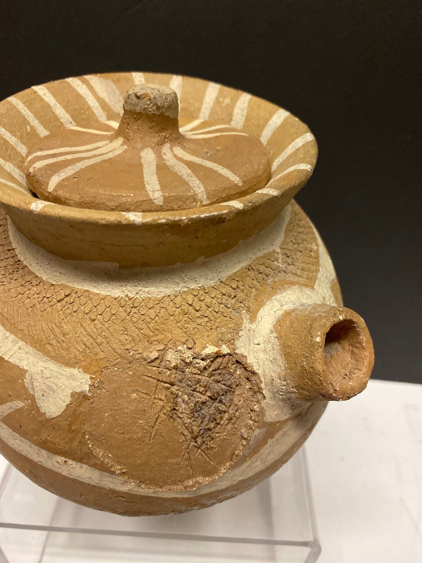 9 x 7 inch rare Archeological super old pre Colombian vessel with damage!  Museum quality piece with  true character