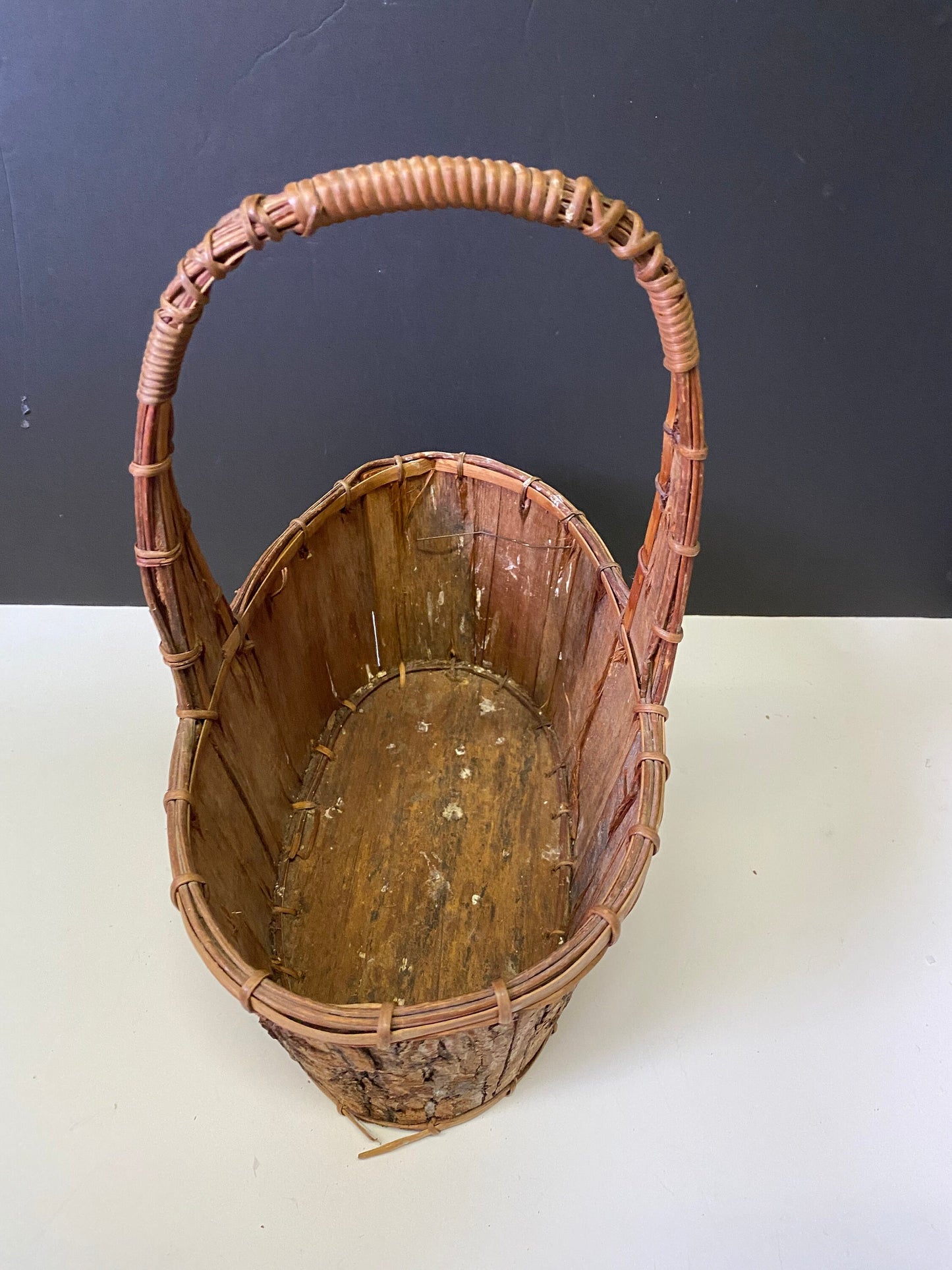 12 x 13 absolutely fantastic museum quality indigenous cedar bark basket fabulous condition wow