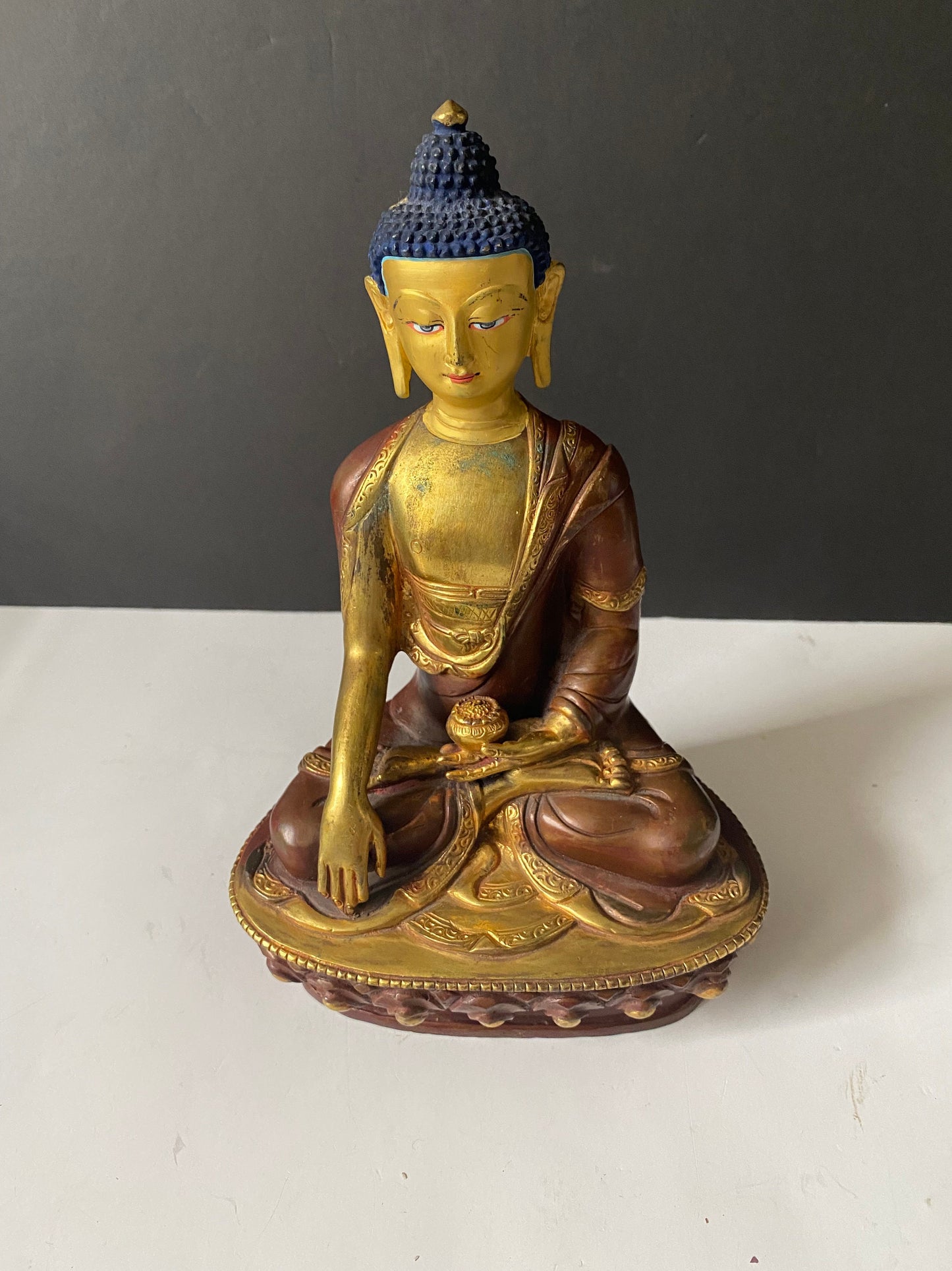 Absolutely cracking 10 inch authentic antique Chinese gilded Bronze seated Buddha serene expression with wonderful patina