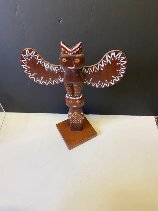 Fabulous 15 x 10 inch hand-painted folk art Indigenous totem pole on stand  Unsigned Canadian beauty