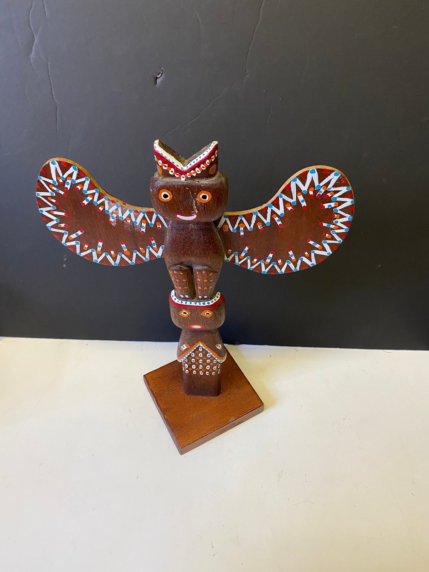 Fabulous 15 x 10 inch hand-painted folk art Indigenous totem pole on stand  Unsigned Canadian beauty