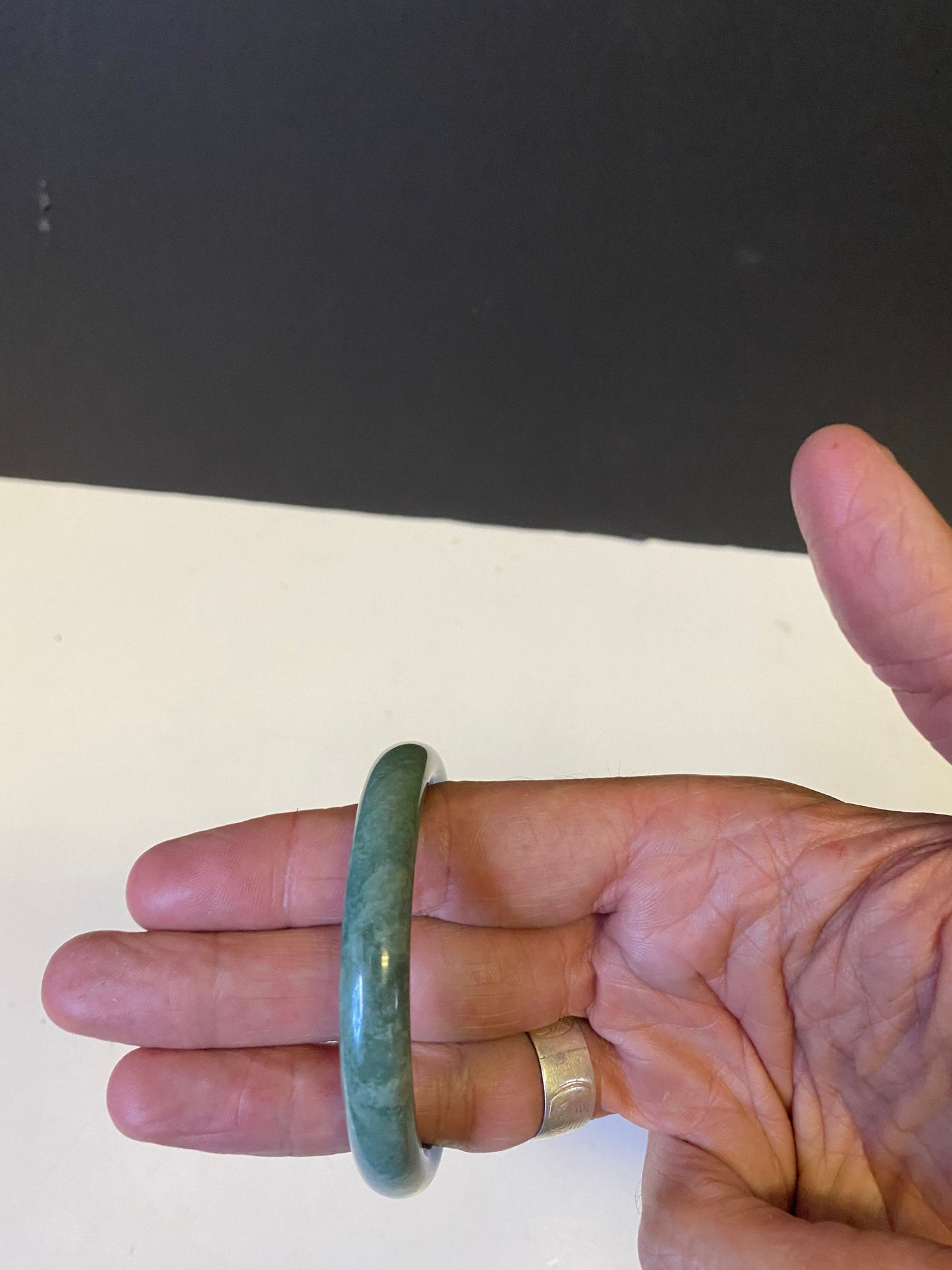 A Fabulous 3 inch Authentic Chinese spinach Jade bangle Stunning quality and a wonderful gift or for yourself wow wow D54