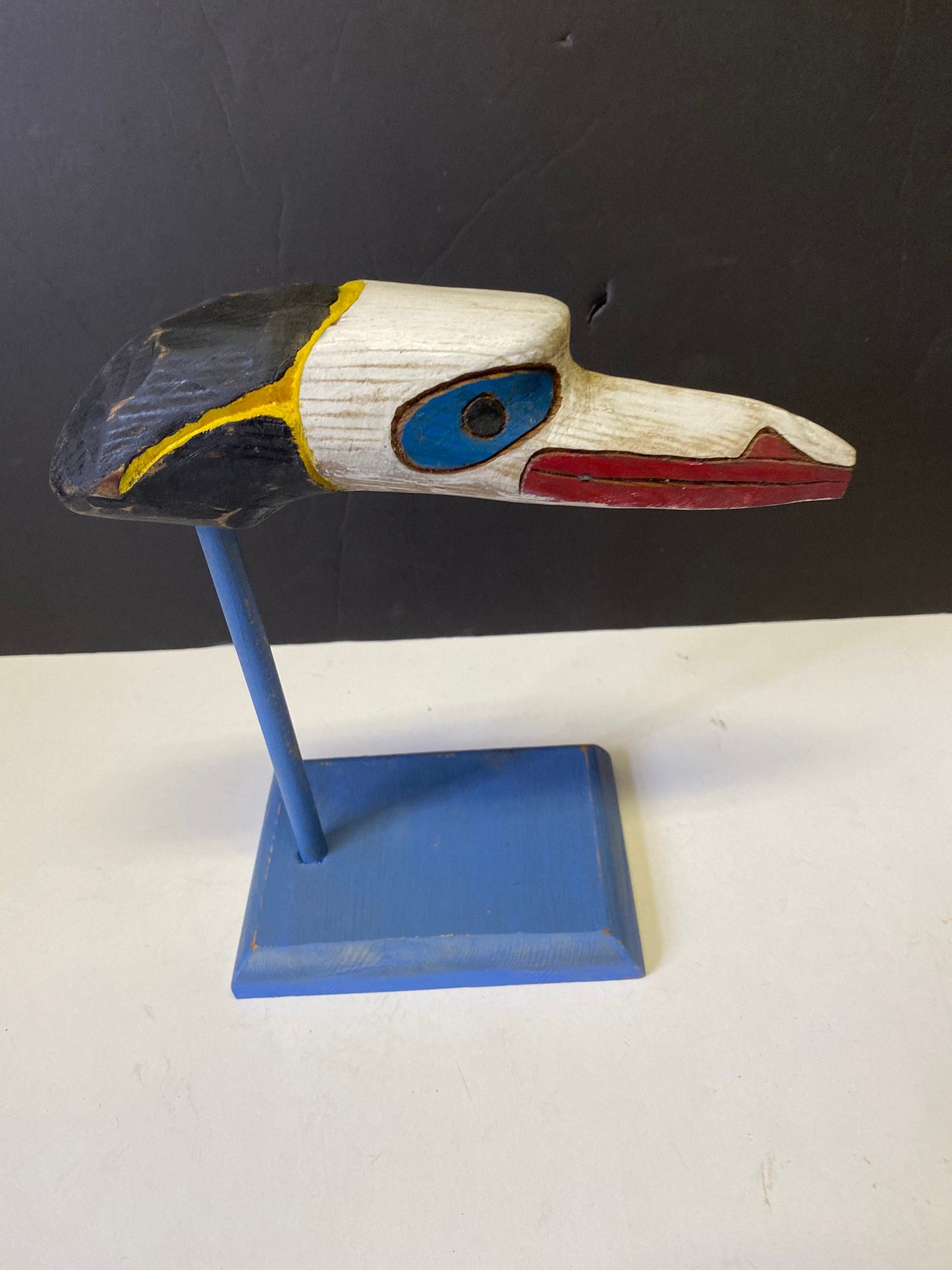 A  Stunning antique indigenous First Nations  8 x 10 long bird statue in Polychrome form  Absolutely fabulous painting  wow