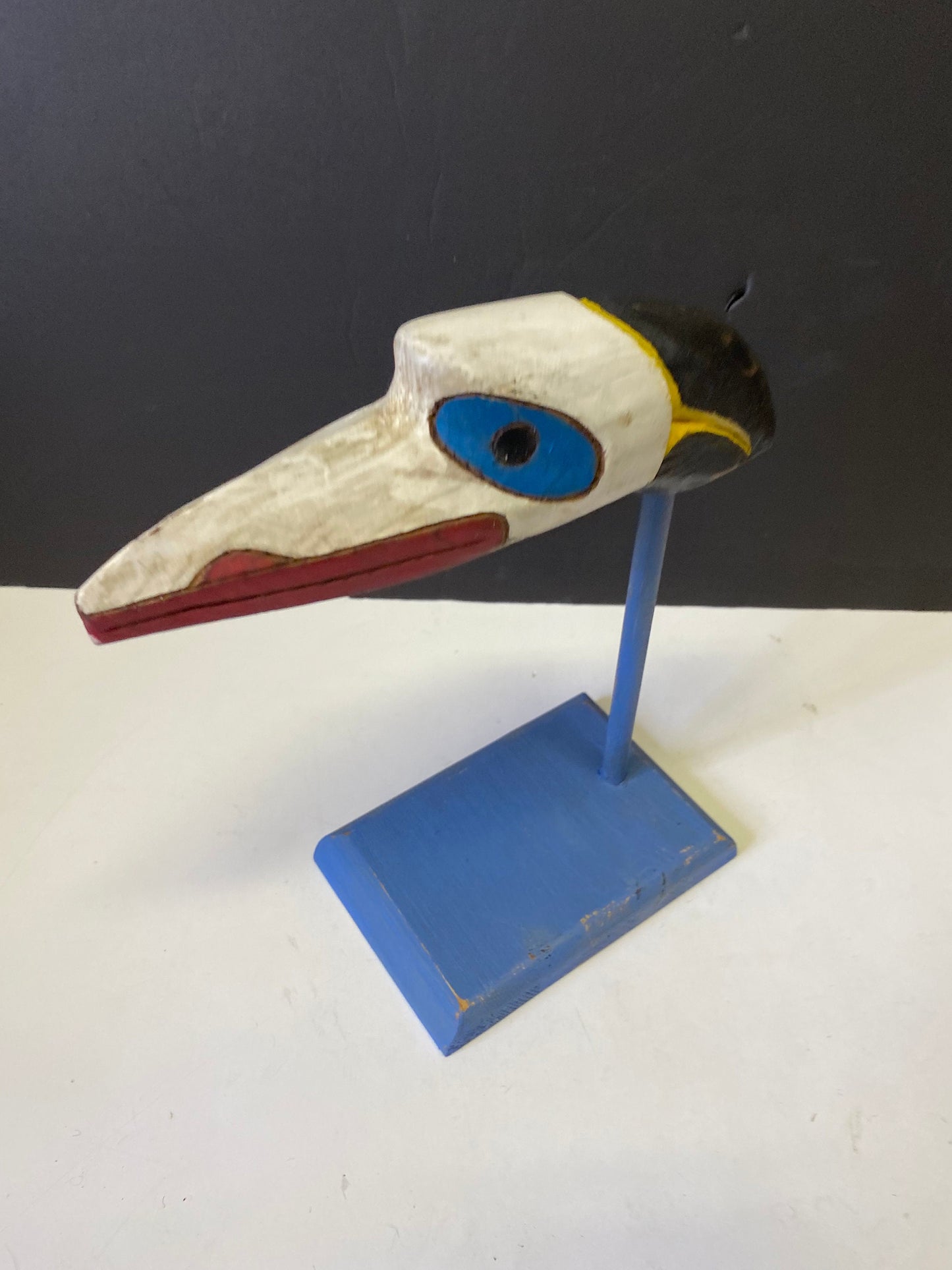 A  Stunning antique indigenous First Nations  8 x 10 long bird statue in Polychrome form  Absolutely fabulous painting  wow