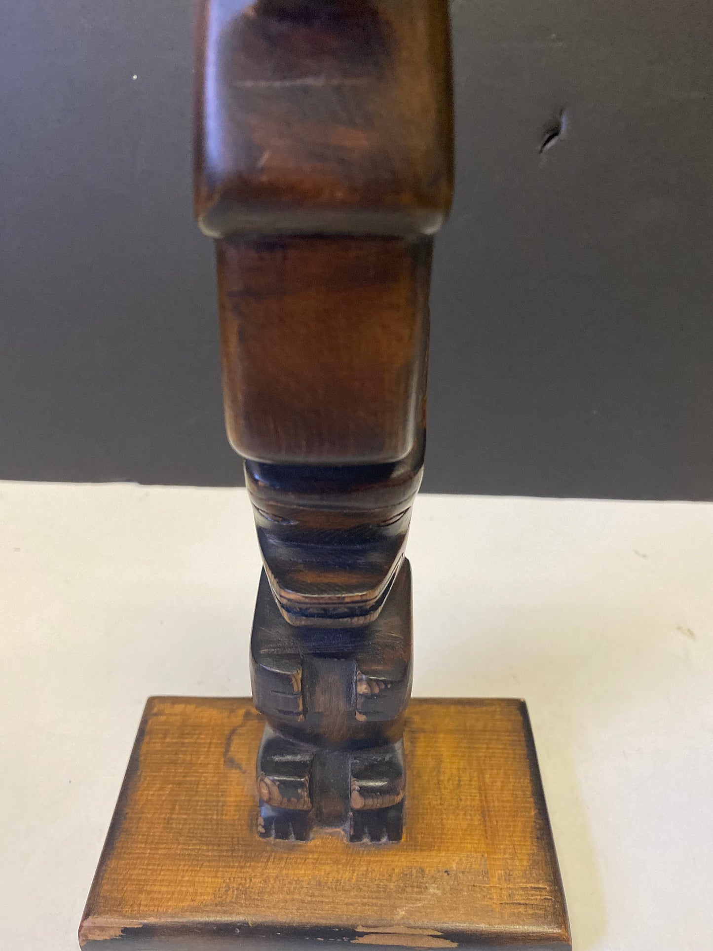Stunning 10 x 4 Indigenous First Nations killer whale human transformation totem pole wow beautifully carved unsigned