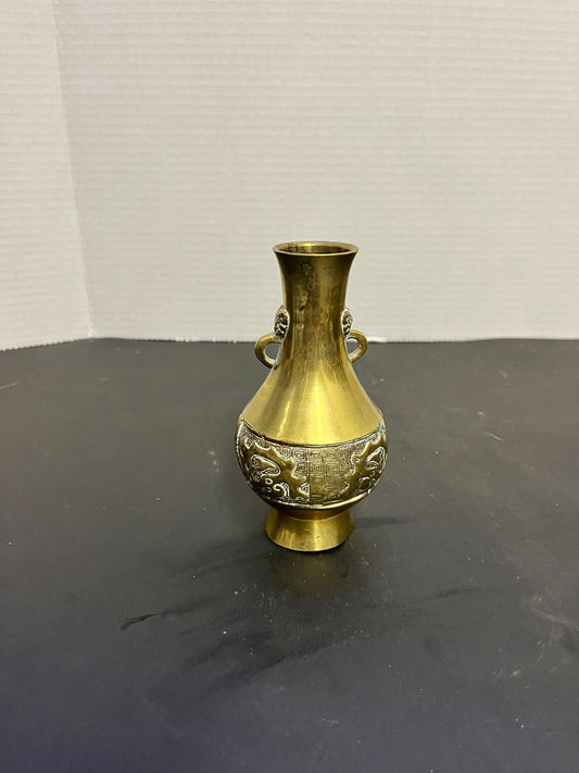 Lovely 5 inch bronze Chinese heavily decorated vase in nice condition  Perfect gift or  for your collection