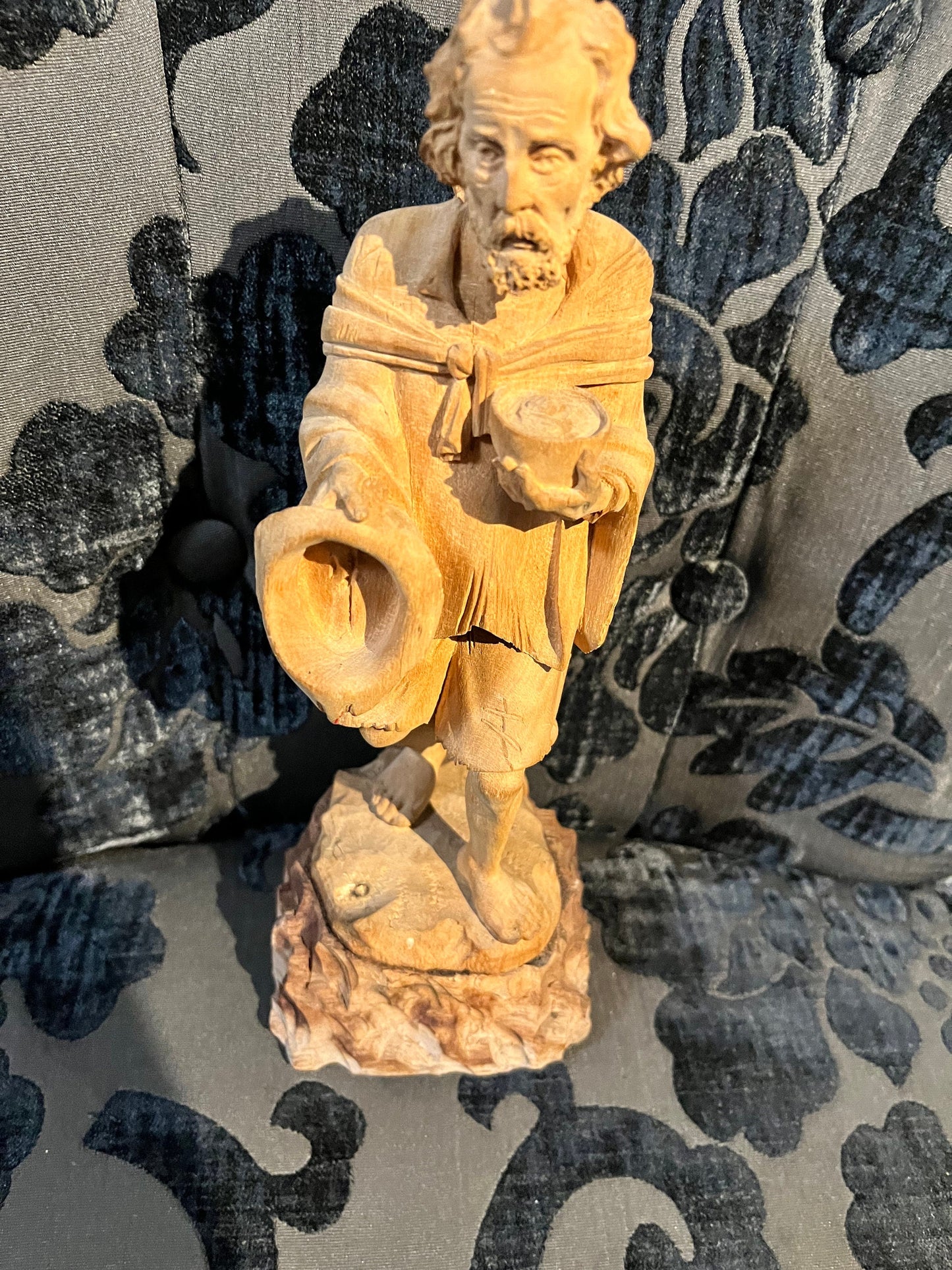 Lovely signed 1936 Spanish 9 inch wooden Don Quixote statue  amazing detail and carving  amazing quality piece  great gift