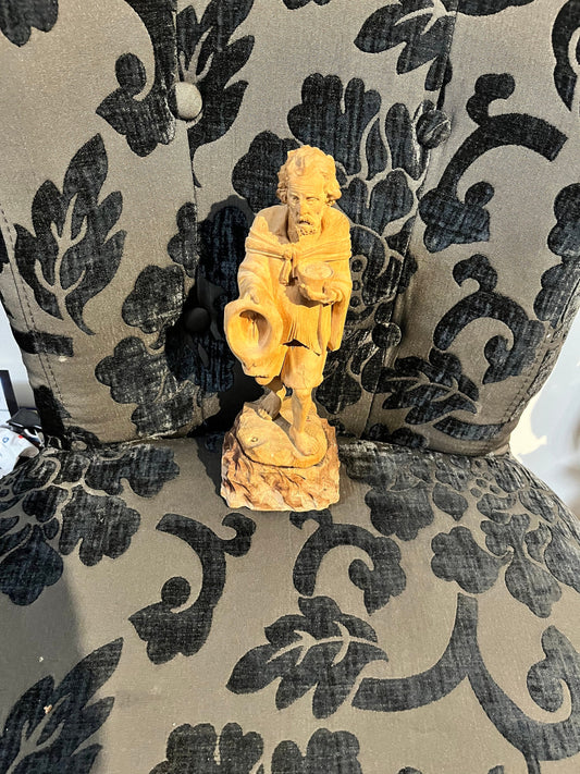 Lovely signed 1936 Spanish 9 inch wooden Don Quixote statue  amazing detail and carving  amazing quality piece  great gift