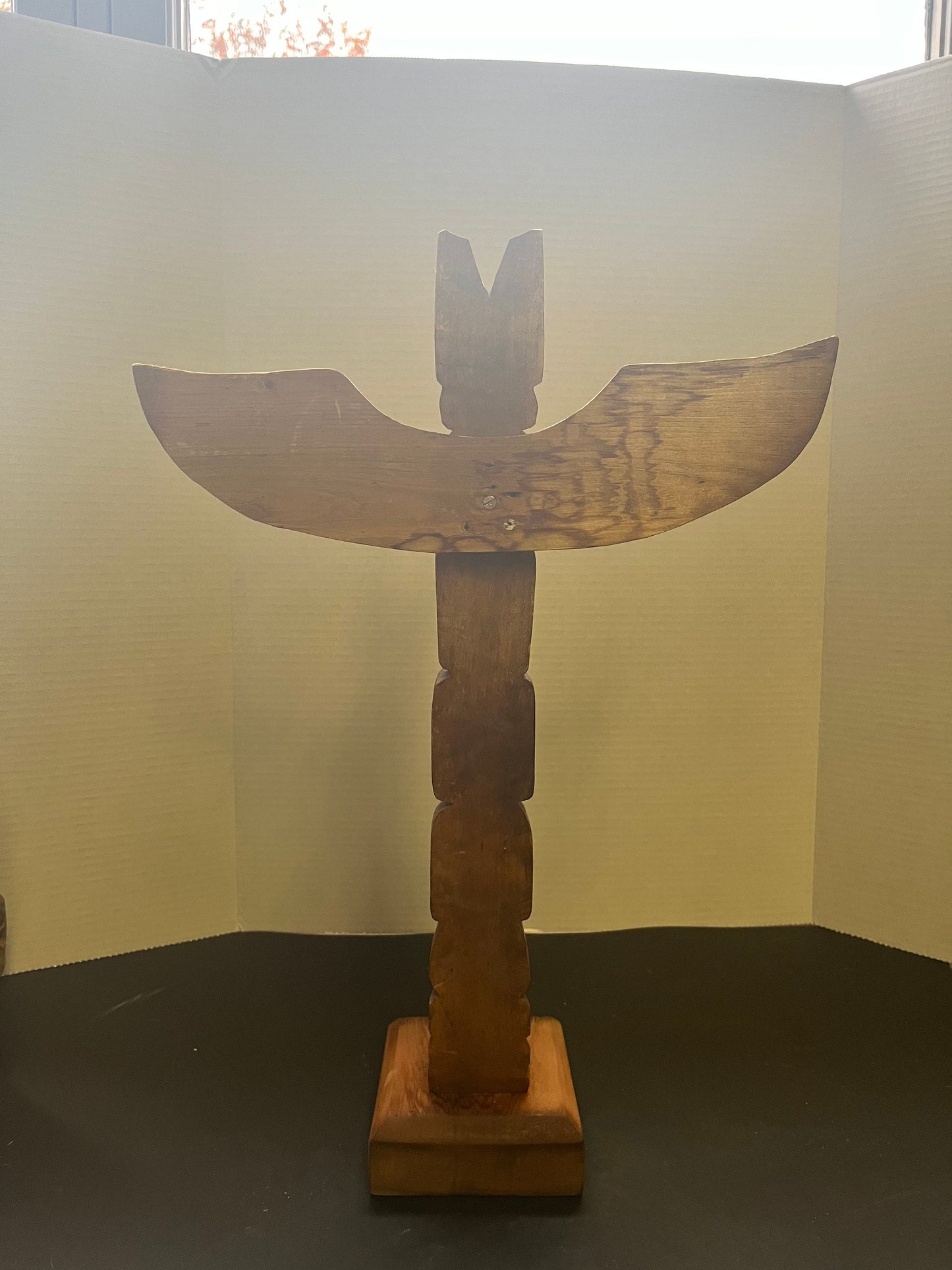 Absolutely fabulous 22 x 9 indigenous West Coast first nations Cedar totem pole with wings - Unsigned would make a great gift Totem pole