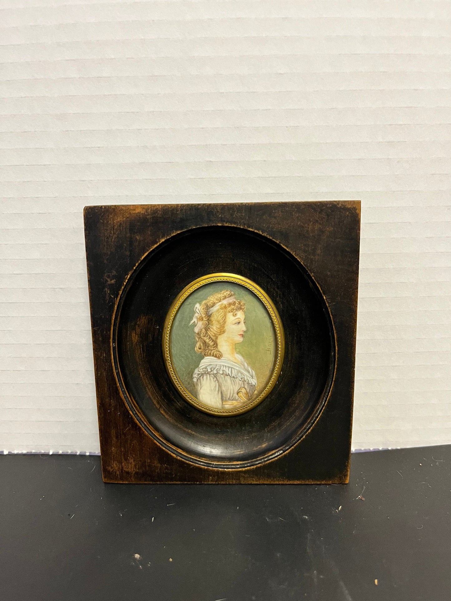 Absolutely fabulous 5 x 4.5 signed watercolour in gilt and wooden frame Unbelievable quality and a very good price would make a great gift