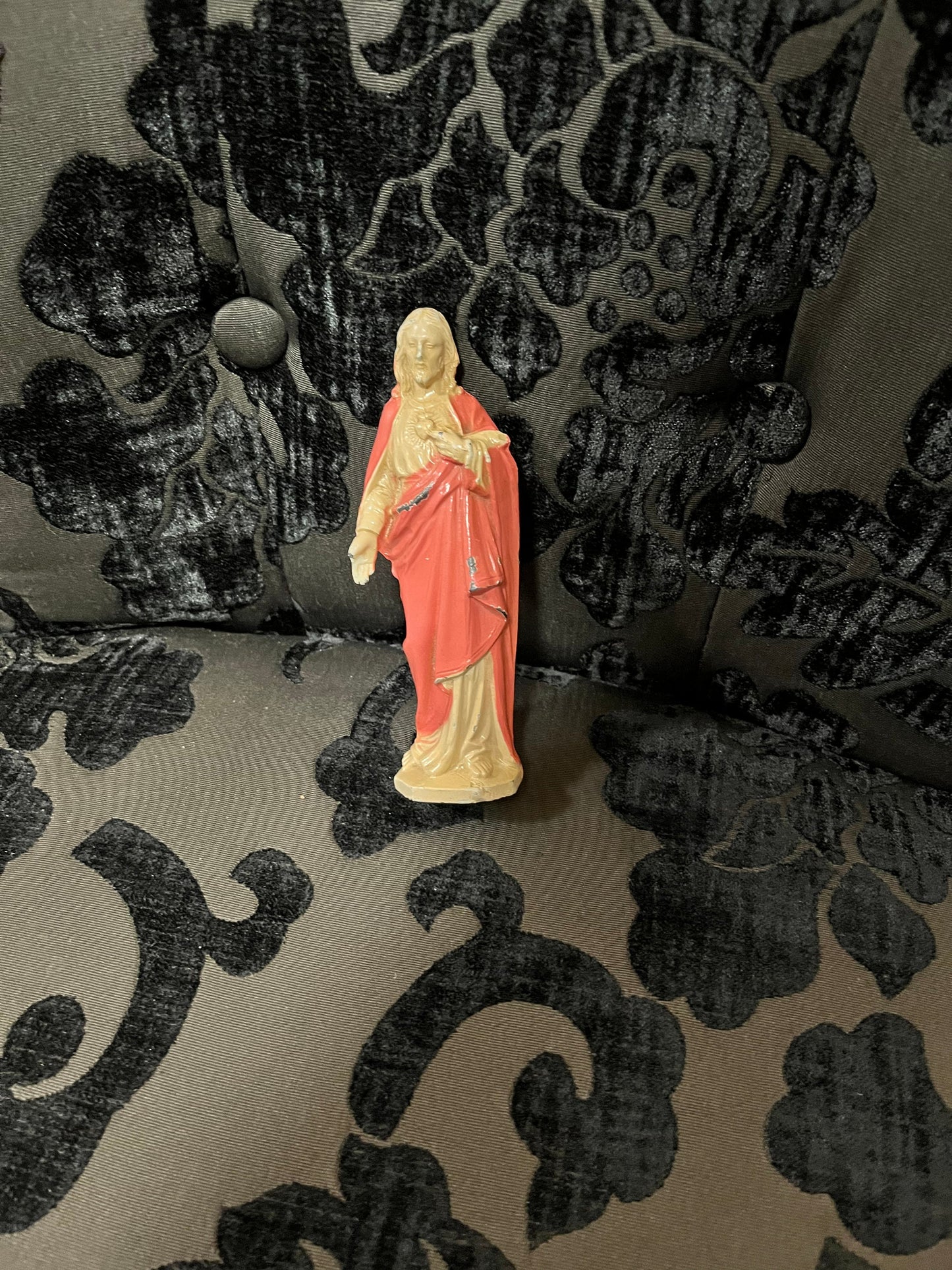 Stunning antique 5 inch co-painted spelter bronze statue of Jesus in pink robes Wonderful quality in good condition making perfect gift