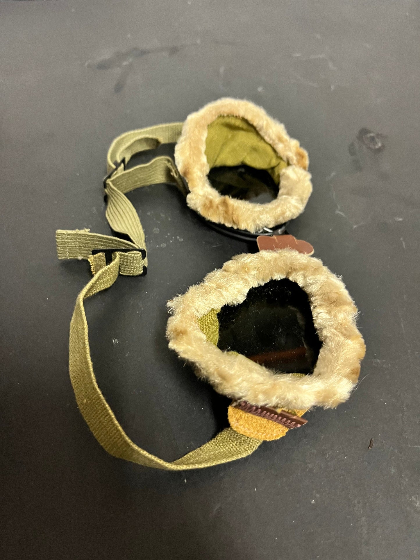 Absolutely fabulous antique authentic 8 x 8 rare aviation goggles in great condition with original fur lining perfect gift wow wow
