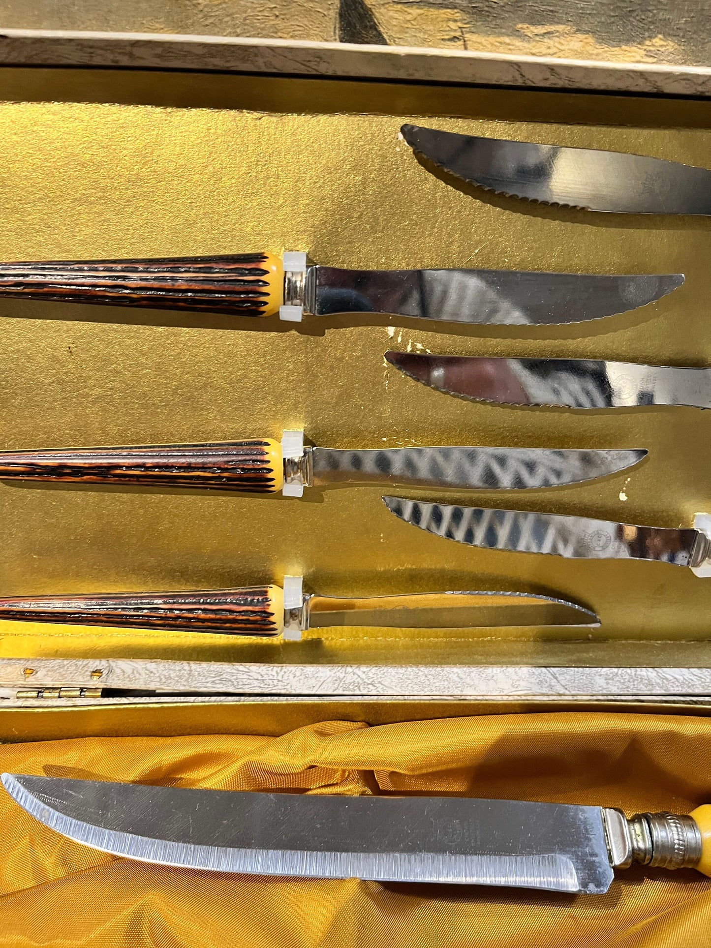 Absolutely fabulous genuine staghorn and stainless steel carving knife fork and Schaffner and six steak knife set in box - Great condition