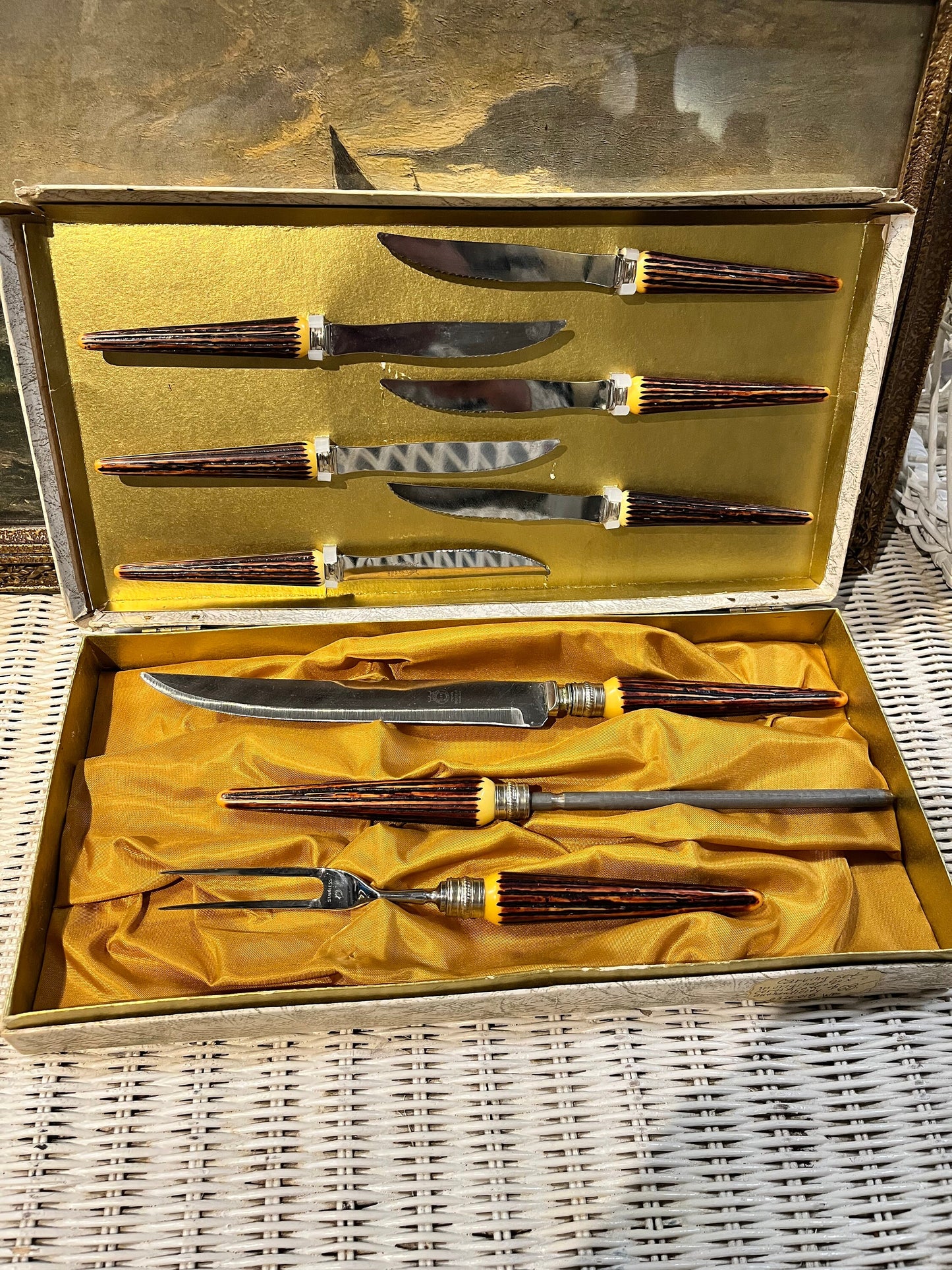 Absolutely fabulous genuine staghorn and stainless steel carving knife fork and Schaffner and six steak knife set in box - Great condition