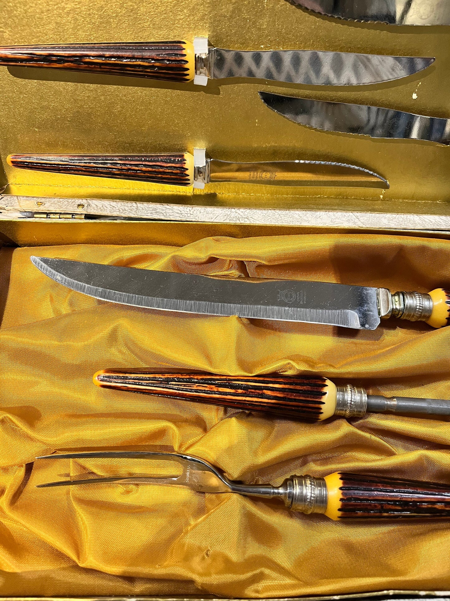 Absolutely fabulous genuine staghorn and stainless steel carving knife fork and Schaffner and six steak knife set in box - Great condition