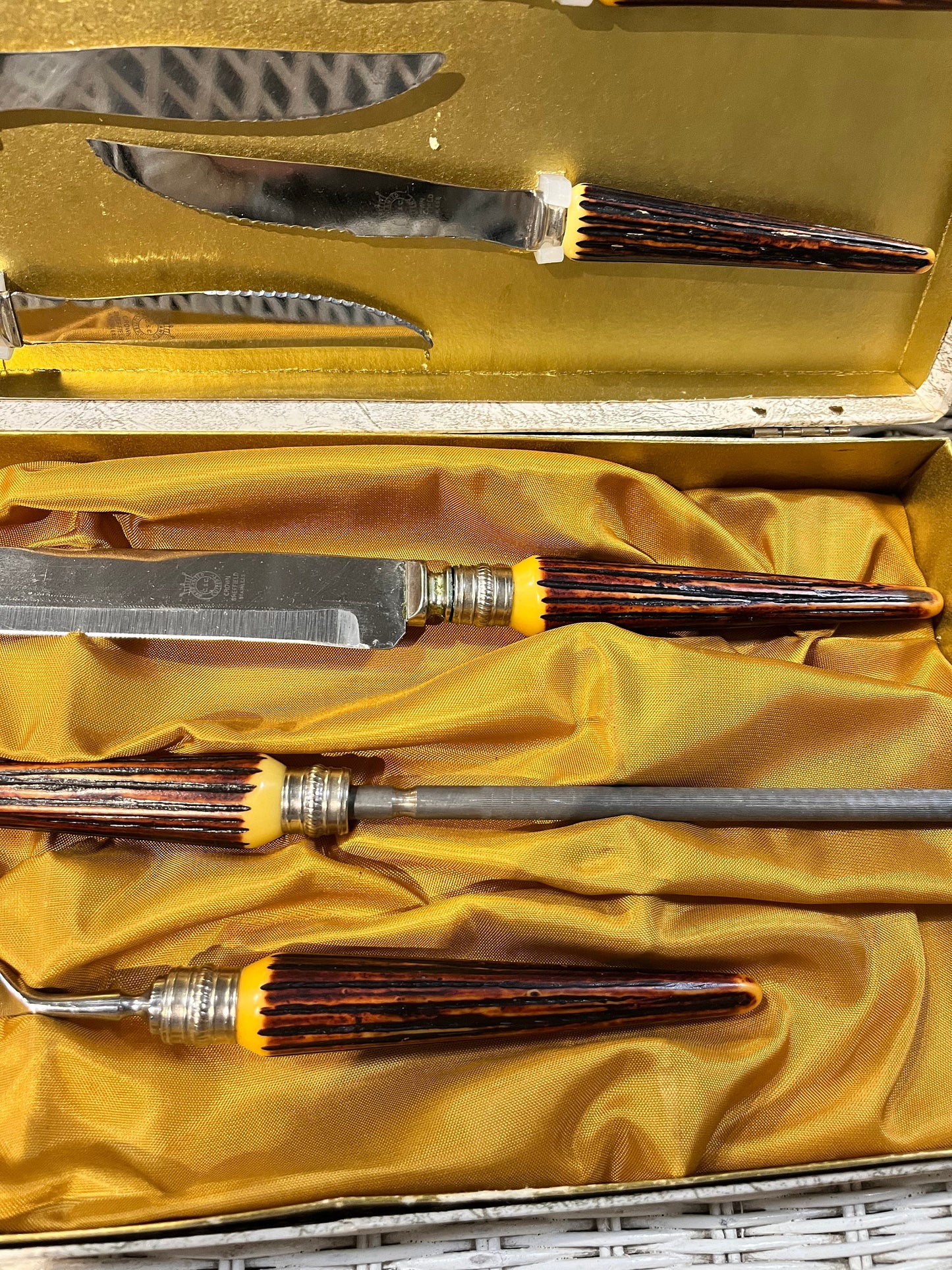 Absolutely fabulous genuine staghorn and stainless steel carving knife fork and Schaffner and six steak knife set in box - Great condition