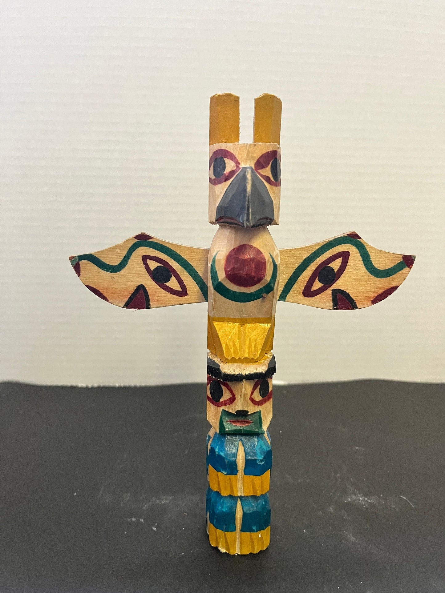 Indigenous primitive polychrome Canadian Vancouver island Pacific Northwest signed 1950s totem pole