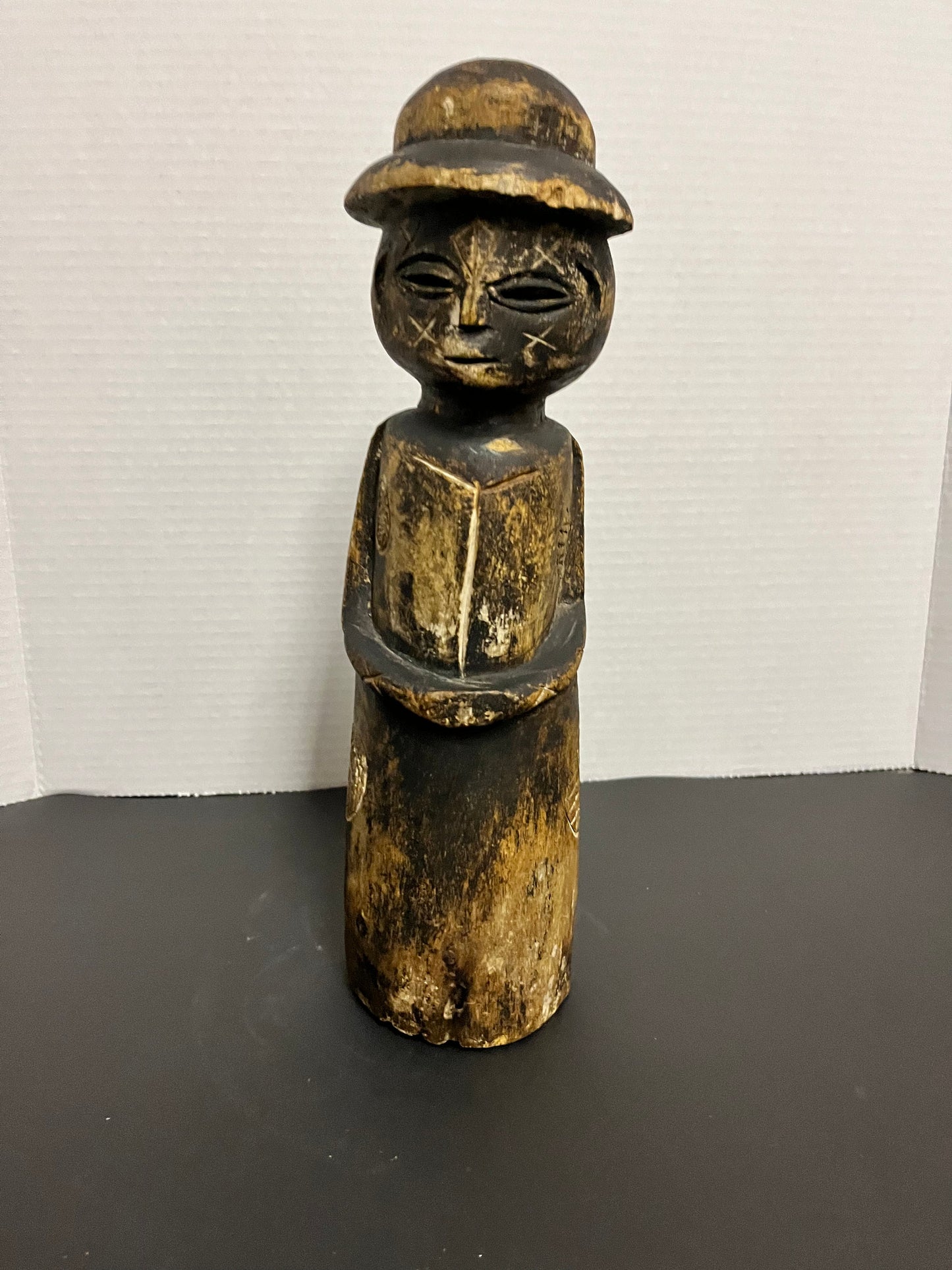 Very cool 12 inch Peruvian carved wooden statue Extremely old with amazing patina and great detailing possibly tribal