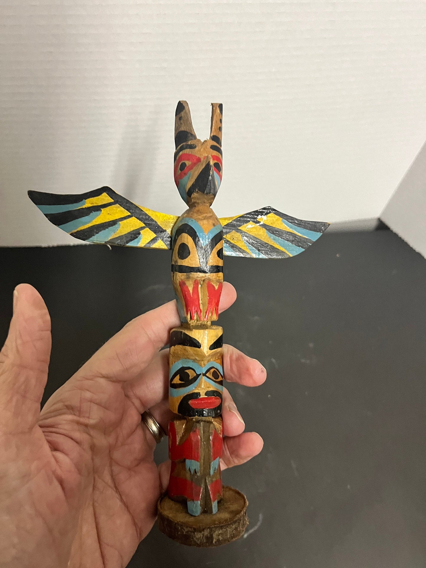 9 x 6 primitive totem pole
