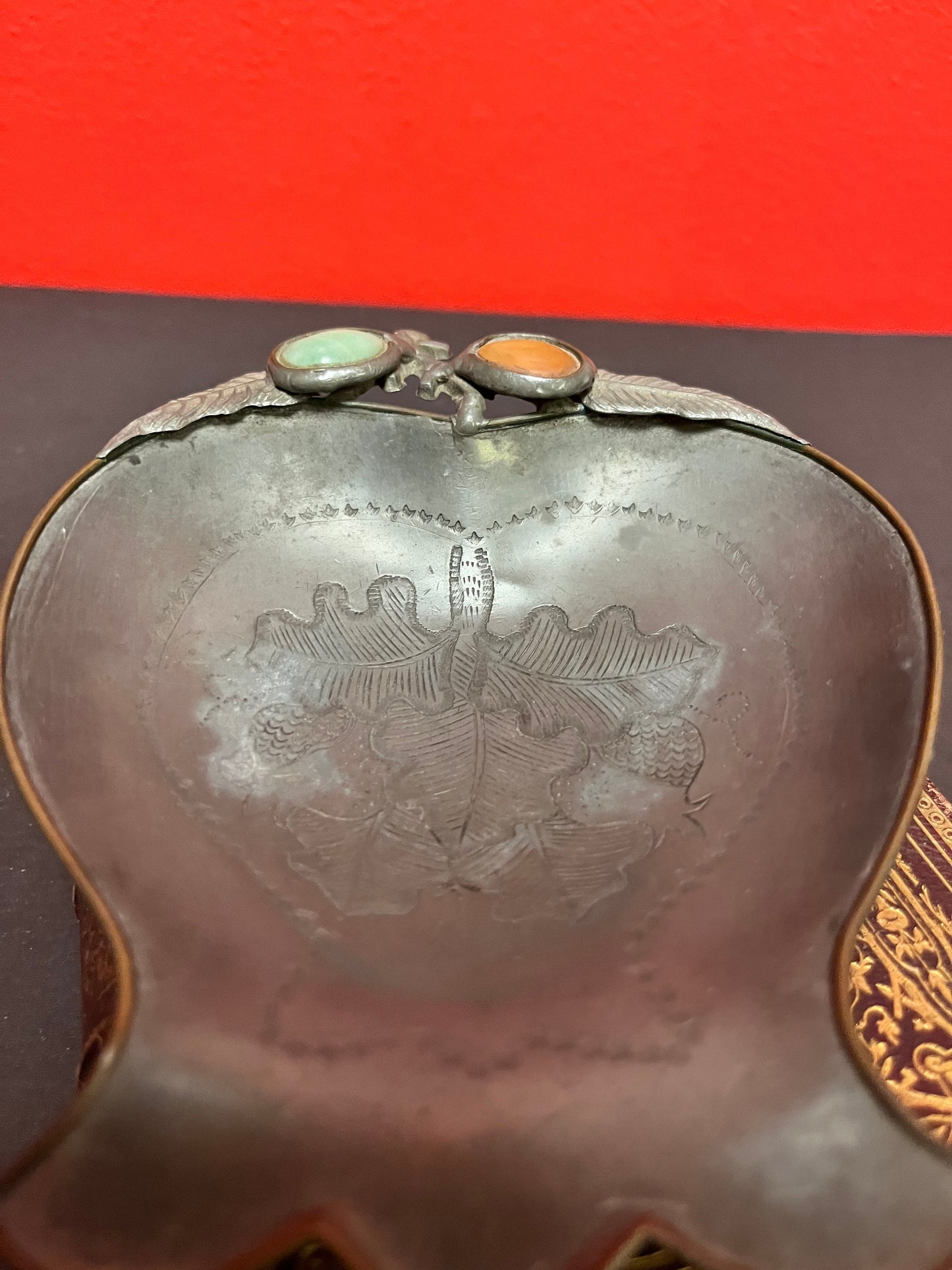 Beautiful 5 x 4 antique Chinese Puta ceremonial leaf dish with lovely cartouches