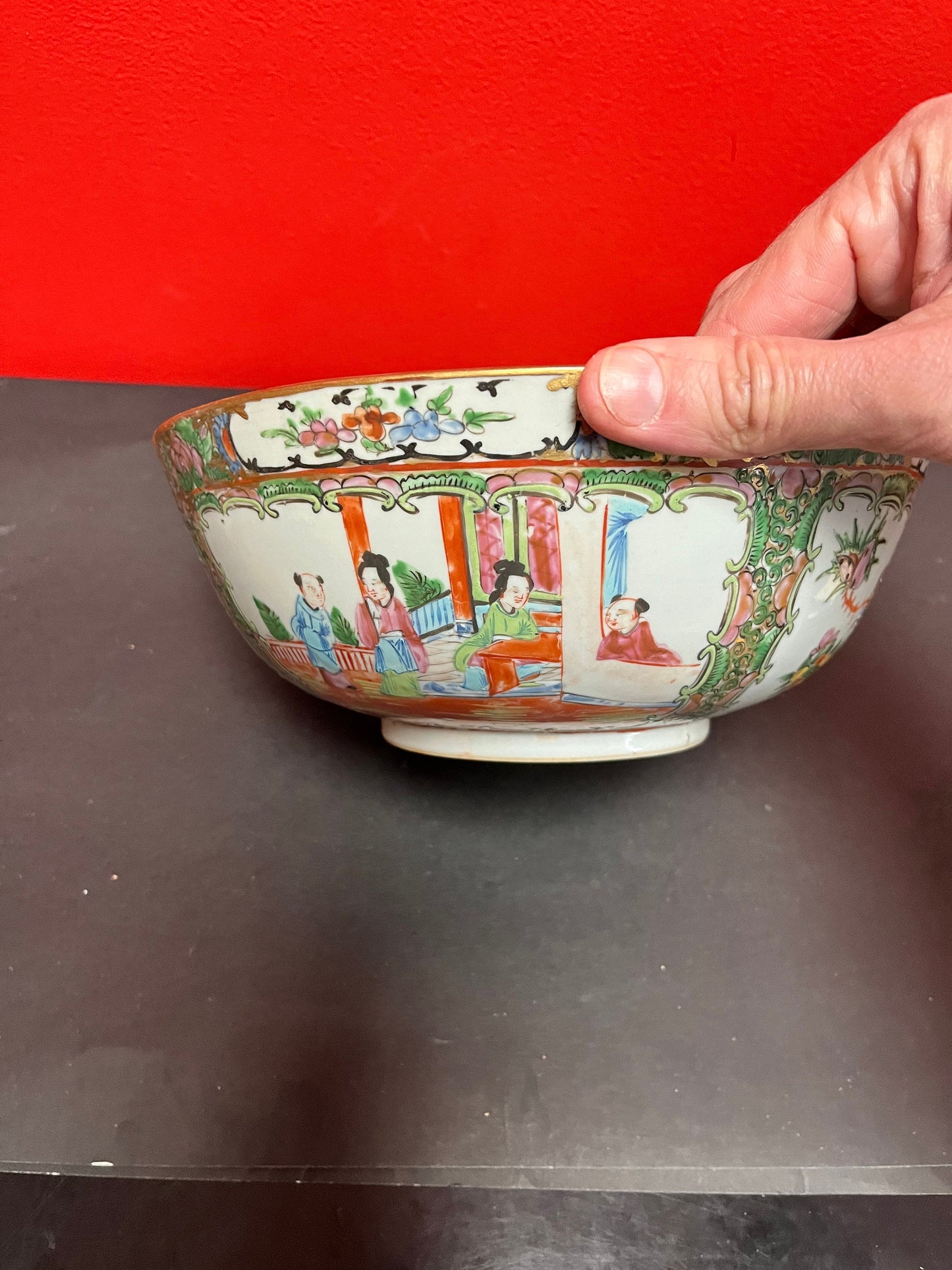 A Early 19 century Chinese Cantonese famille rose 10 x 5 high medallion Bowl