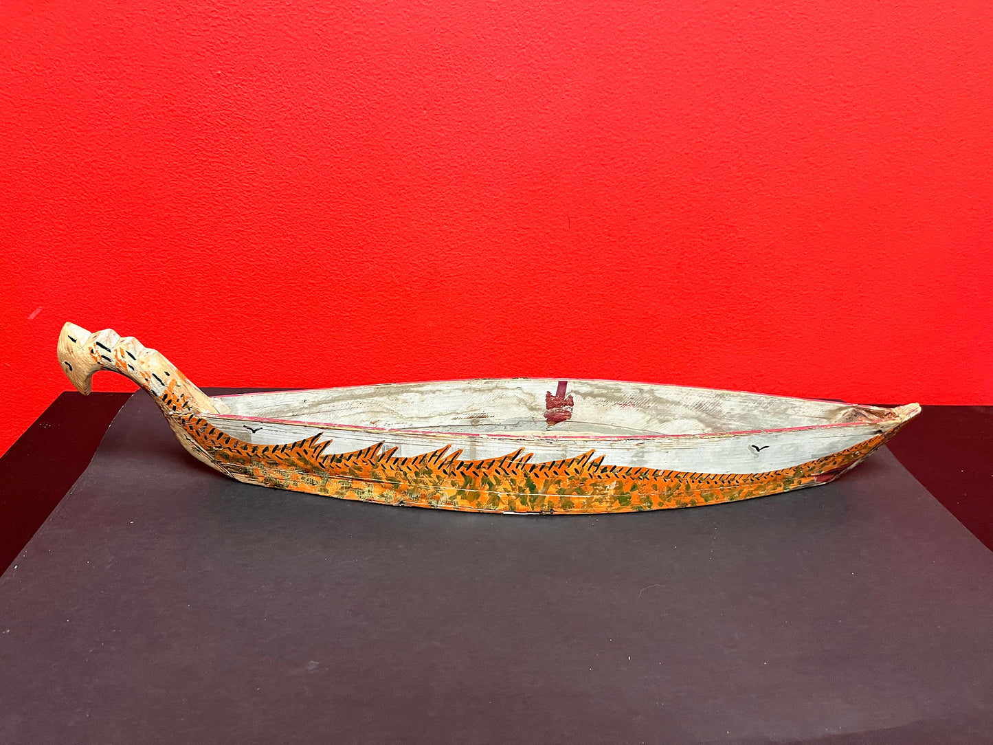 A Antique indigenous museum quality 20 x 3.5 x 2 high. First Nations Haida long boat model antique condition wow -