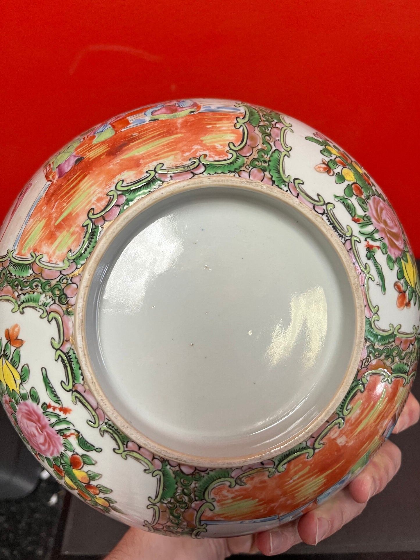 A Early 19 century Chinese Cantonese famille rose 10 x 5 high medallion Bowl