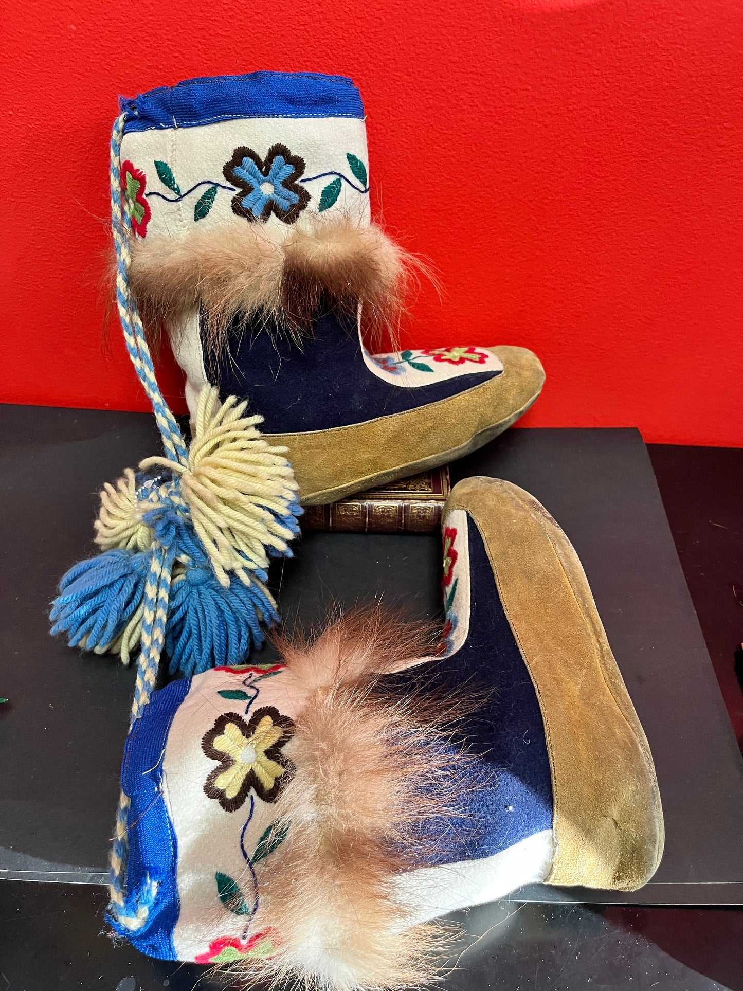 Fabulous indigenous 10 x 9 high authentic antique felt fur and leather moccasin boots great condition