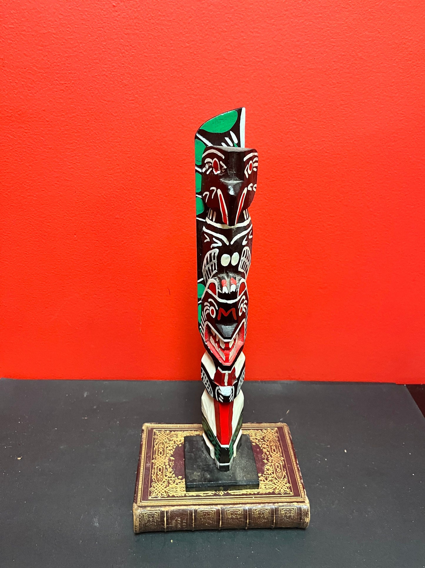 12 x 9 x 2 thick indigenous, first nations, pacific northwest coast vintage folk art totem pole - amazing look -