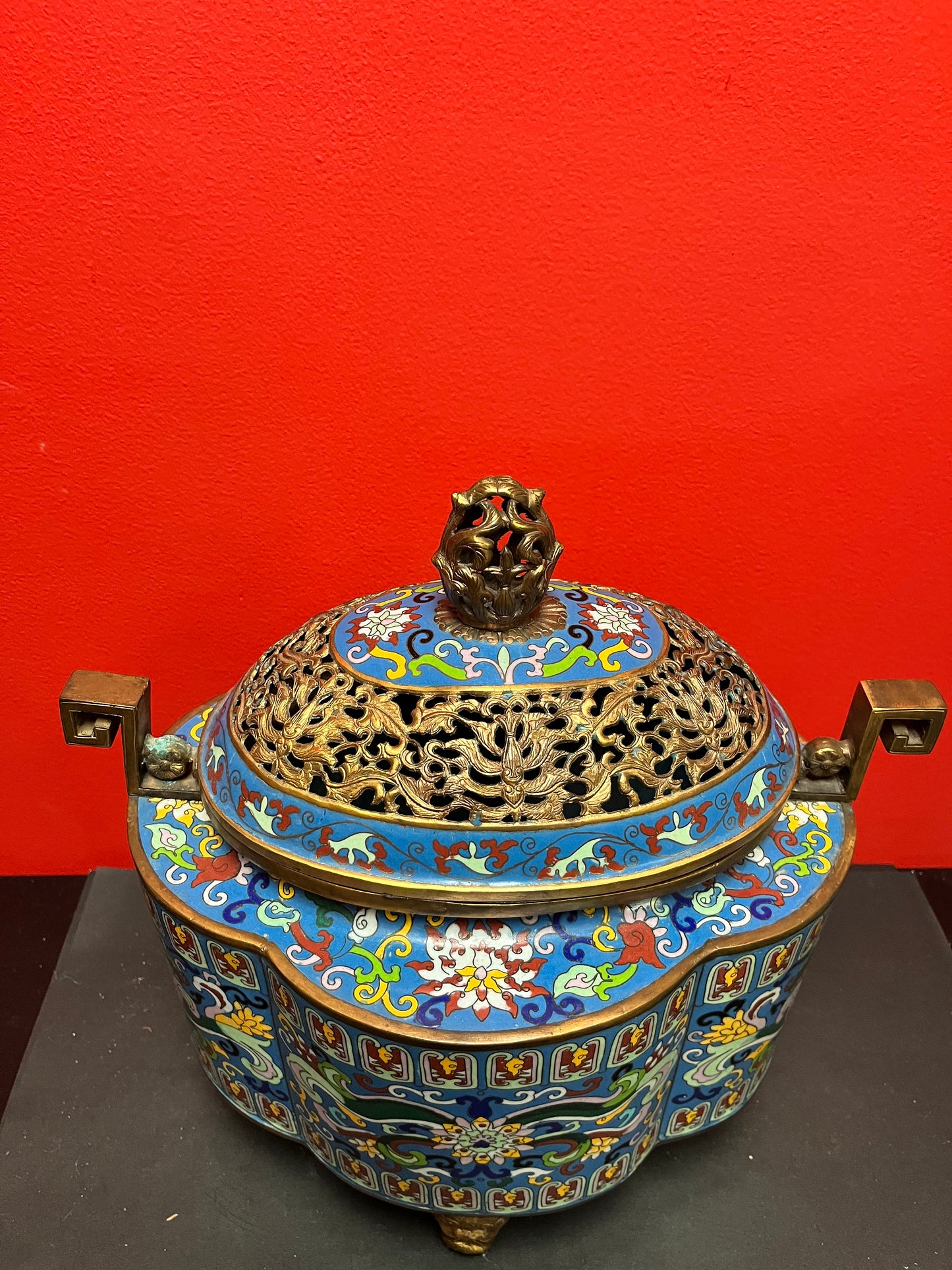 15 x 17 inch high stunning antique Chinese cloisonné and gilt lidded vessel with lid amazing condition and detail - wow