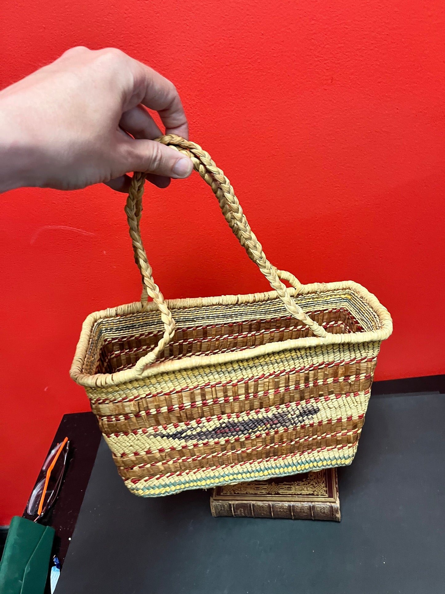 Museum quality 11 x 13 high indigenous first nations coast Salish basket with handles in mint condition wow