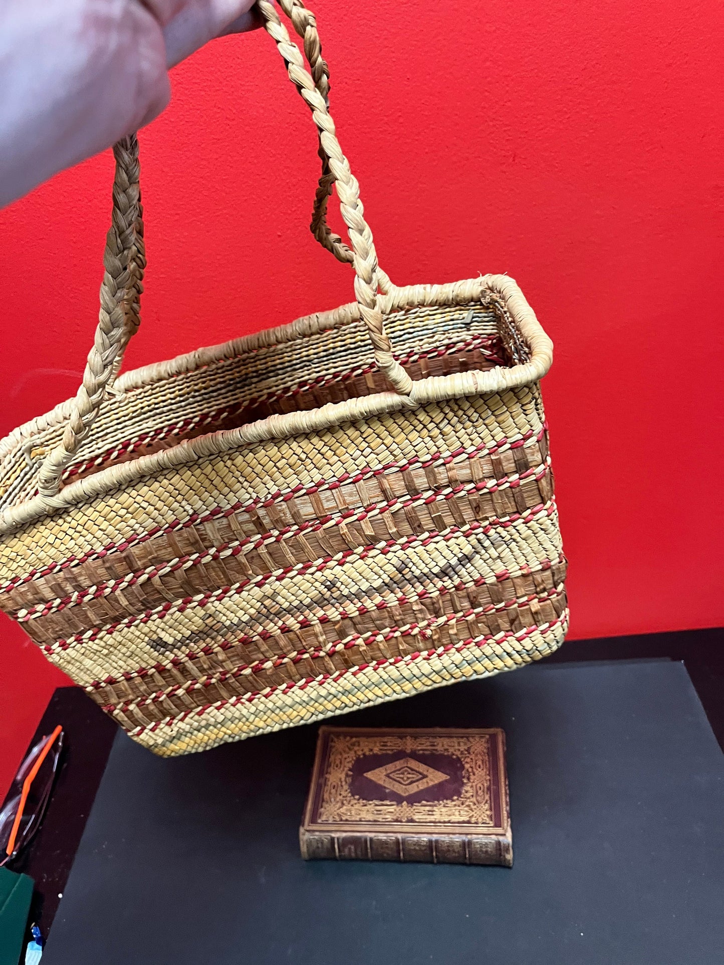 Museum quality 11 x 13 high indigenous first nations coast Salish basket with handles in mint condition wow