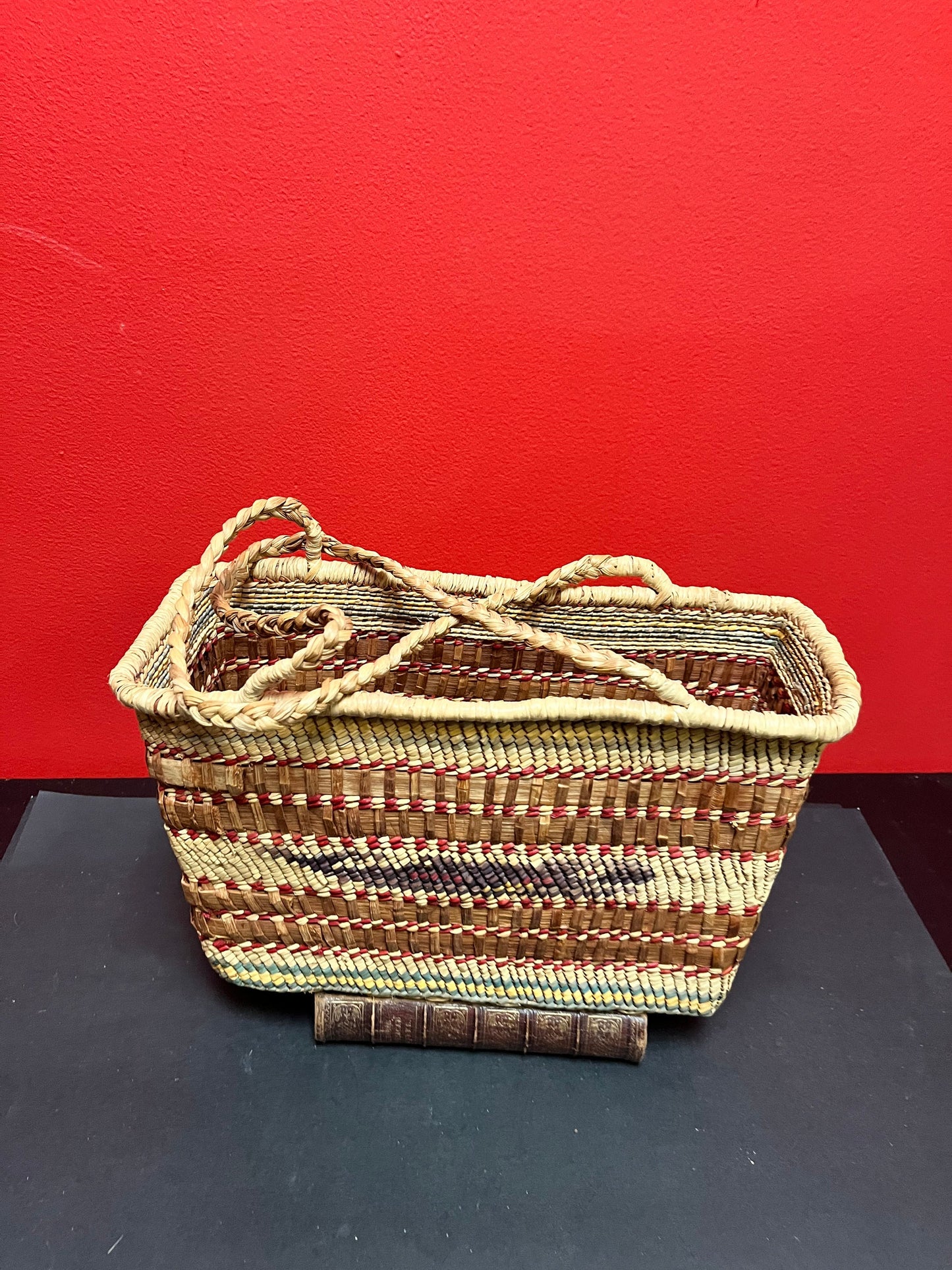 Museum quality 11 x 13 high indigenous first nations coast Salish basket with handles in mint condition wow