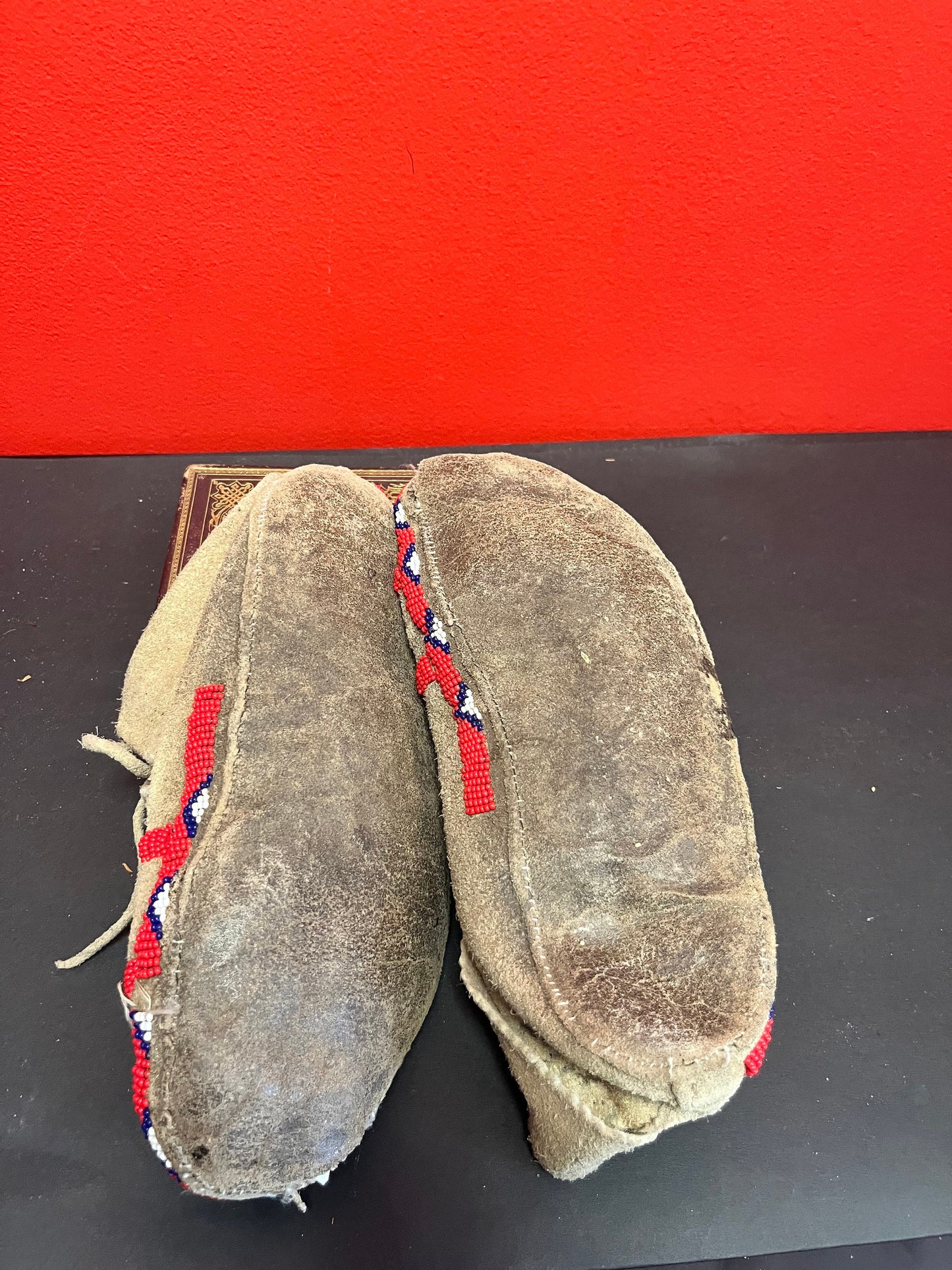 Fabulous 9.5 inch long indigenous first nations Canadian beaded moccasin shoes  9.5 inches long
