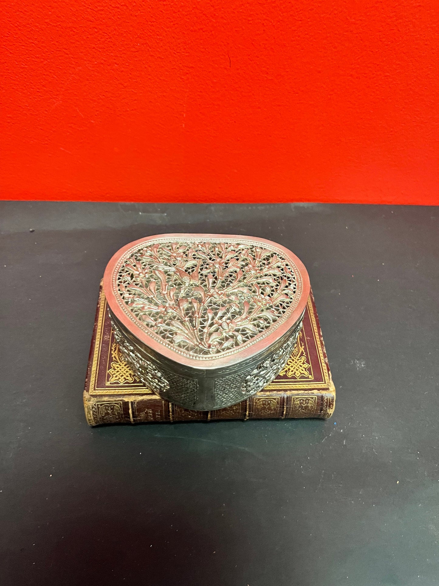 A 5 x 4 x 2 1/2 high Chinese silver box heavily detailed untested