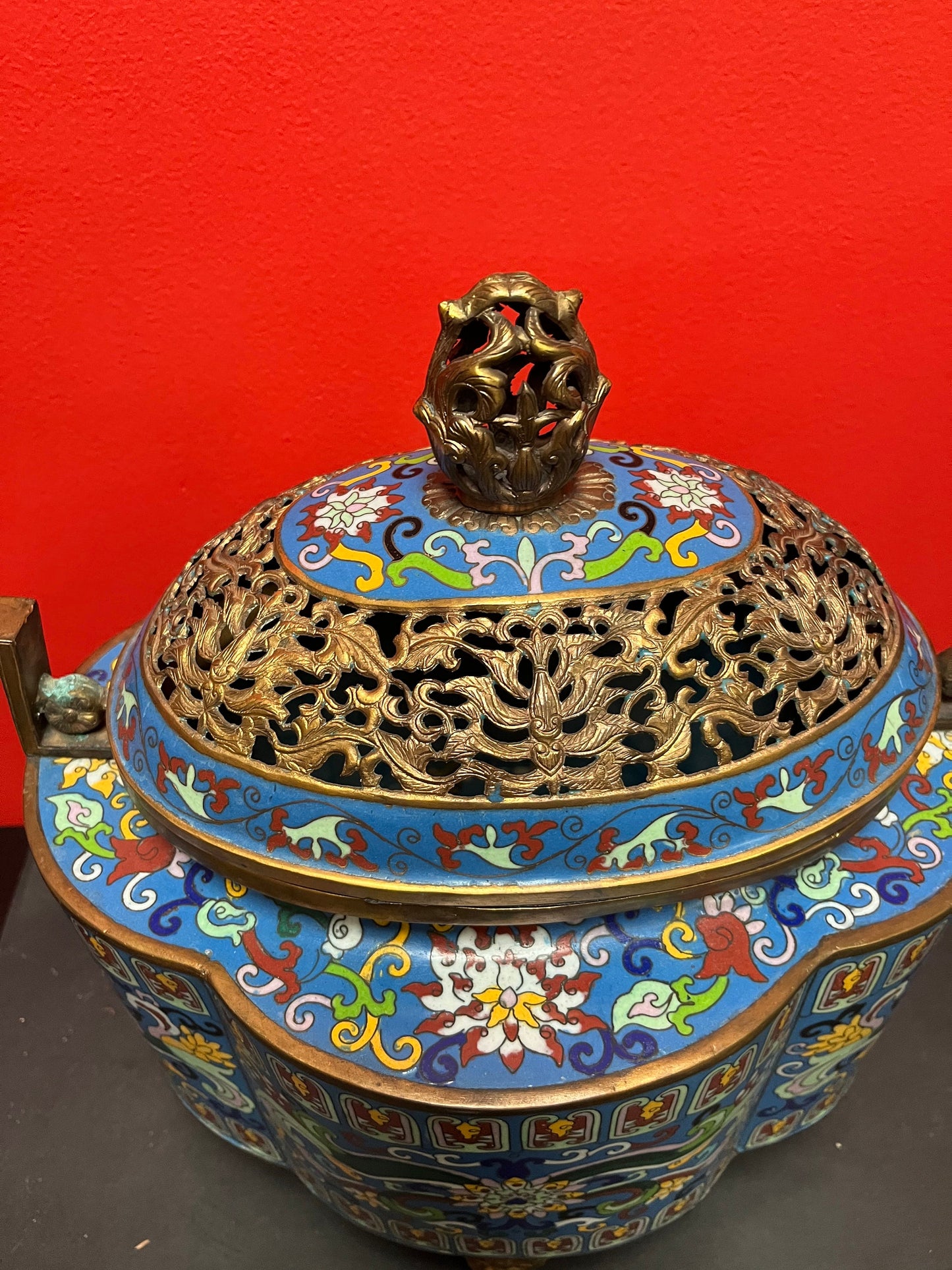 15 x 17 inch high stunning antique Chinese cloisonné and gilt lidded vessel with lid amazing condition and detail - wow