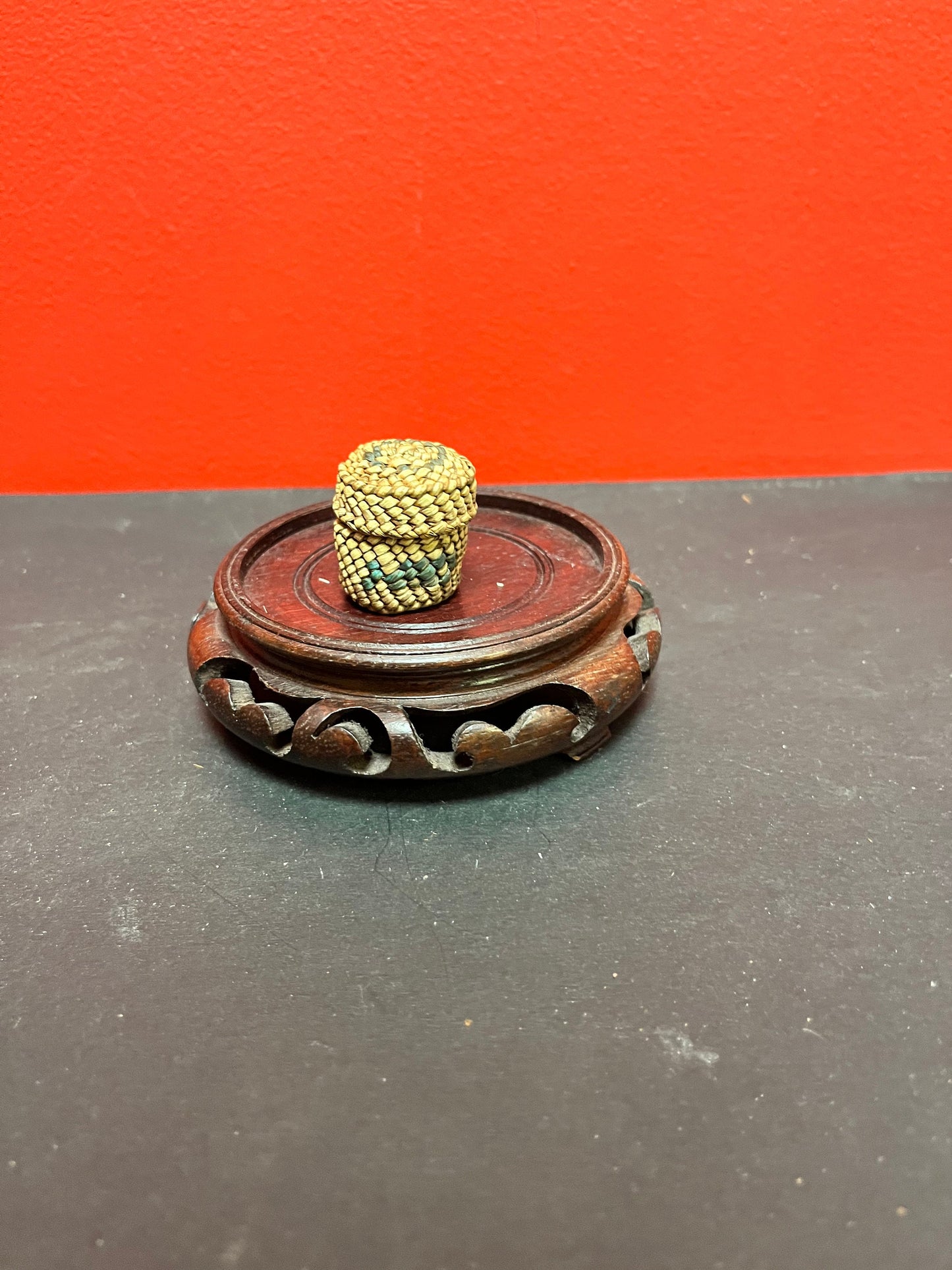 Lovely Small Indigenous first nations pacific north west coast woven basket - 1.25 inches high mint condition