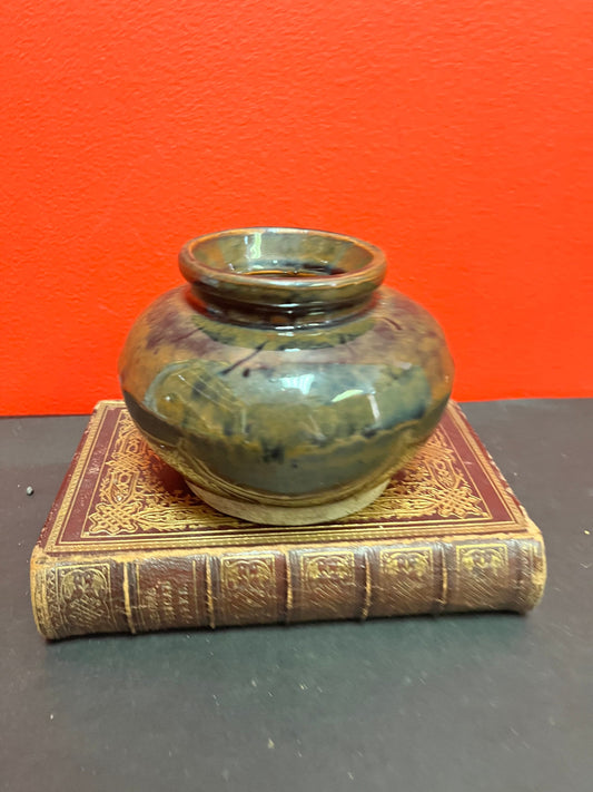 Rare Chinese authentic 4 inch high song dynasty pot / vase  wonderful glaze  museum quality