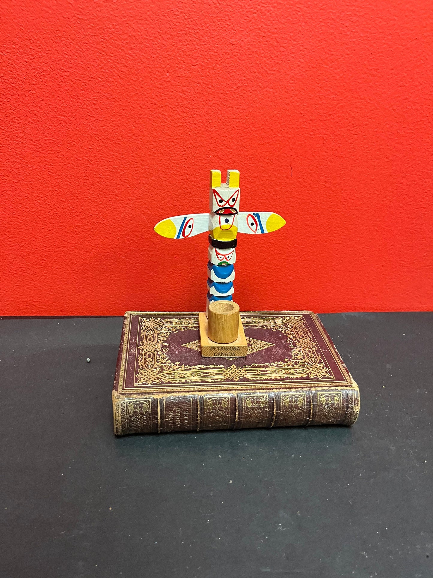 Lovely 5 1/2 x 4 inch wide indigenous, first nations, Canadian 1950s totem pole