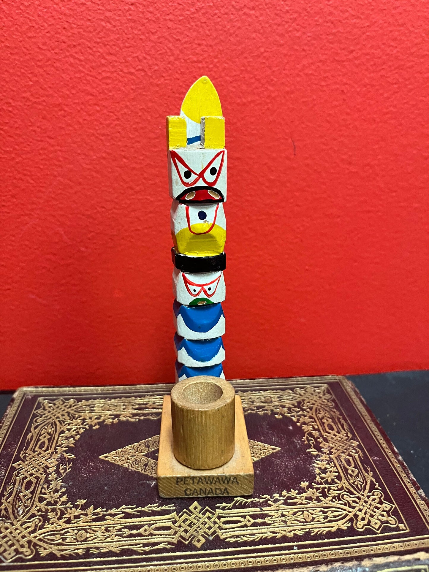 Lovely 5 1/2 x 4 inch wide indigenous, first nations, Canadian 1950s totem pole