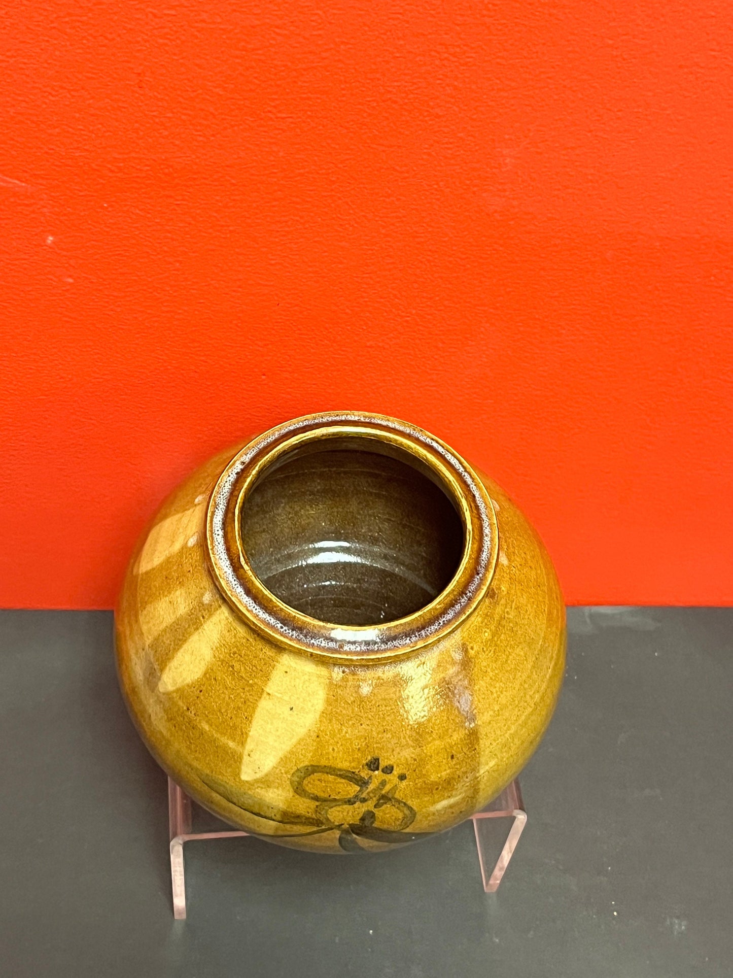 Lovely Canadian Japanese inspired pottery vessel or vase spectacular glaze, signed 8 inches high