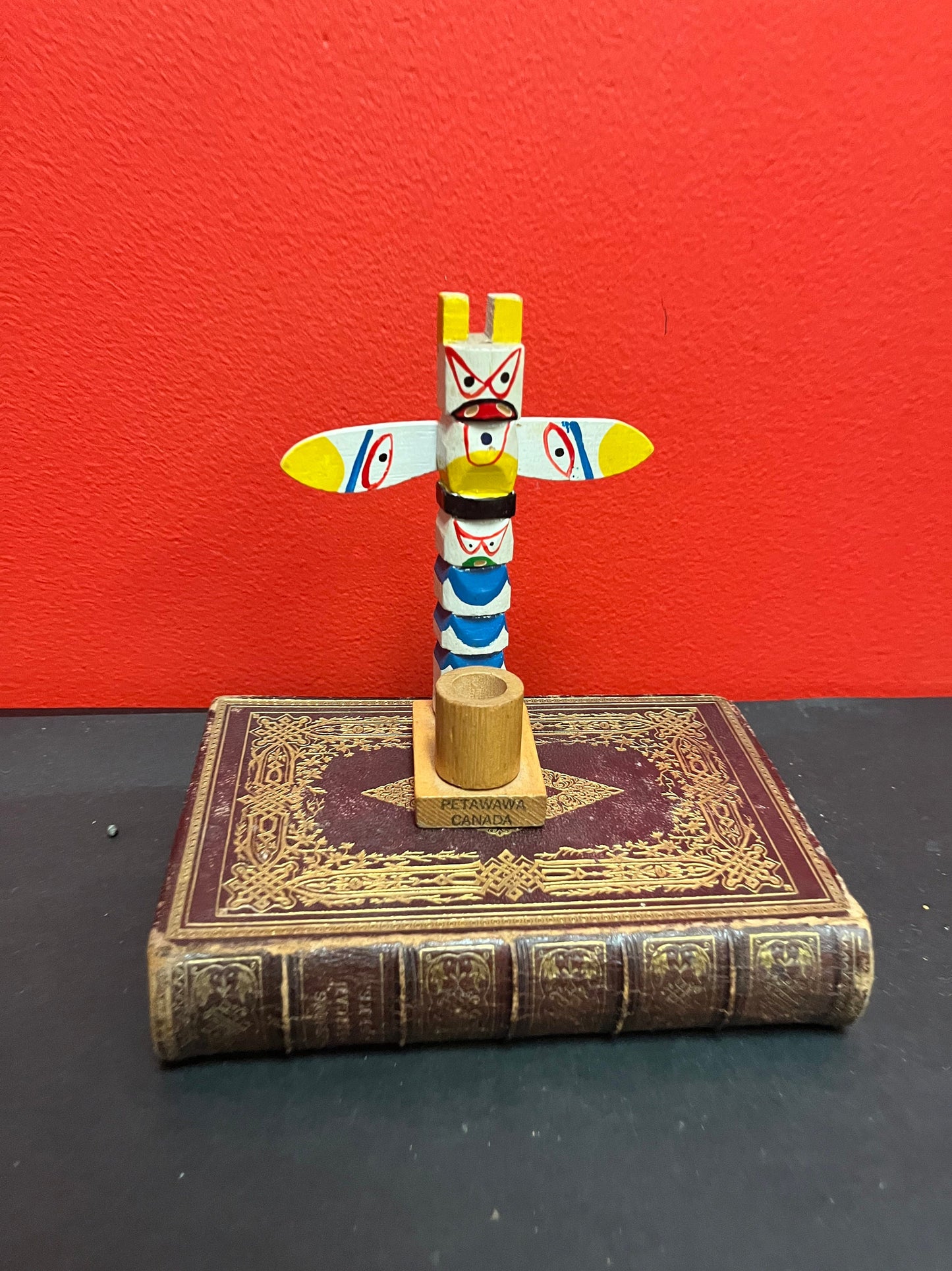 Lovely 5 1/2 x 4 inch wide indigenous, first nations, Canadian 1950s totem pole