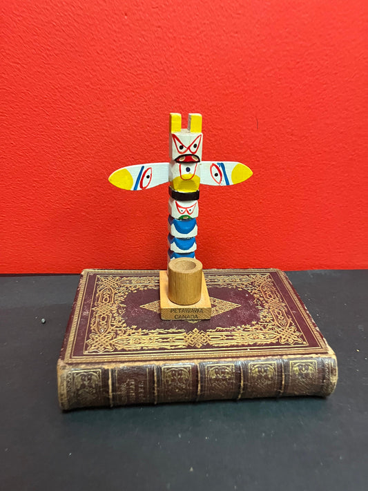 Lovely 5 1/2 x 4 inch wide indigenous, first nations, Canadian 1950s totem pole