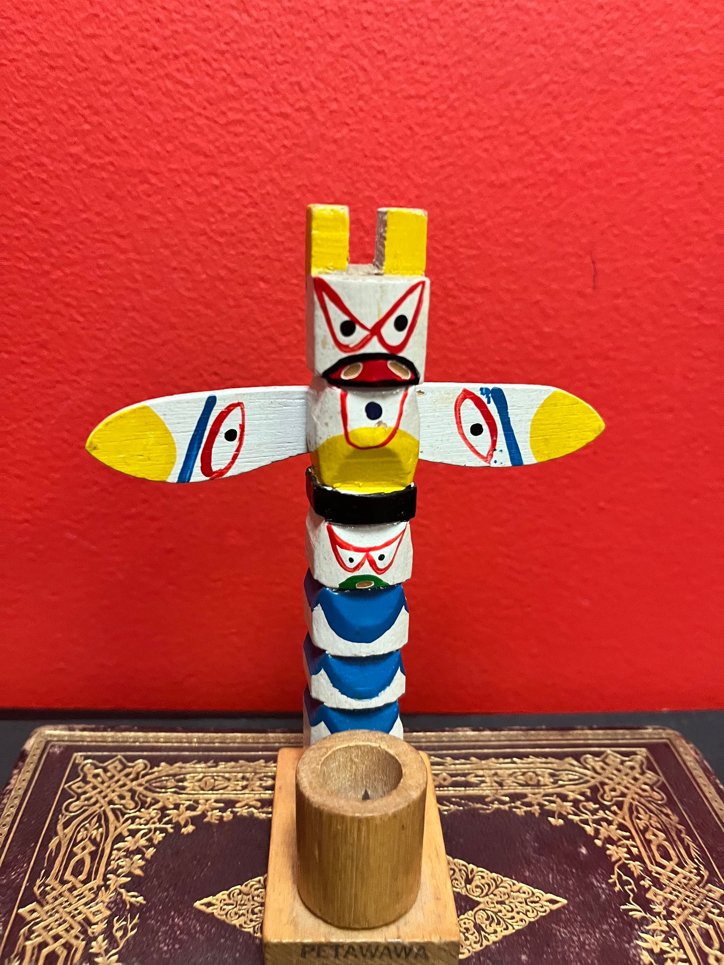 Lovely 5 1/2 x 4 inch wide indigenous, first nations, Canadian 1950s totem pole